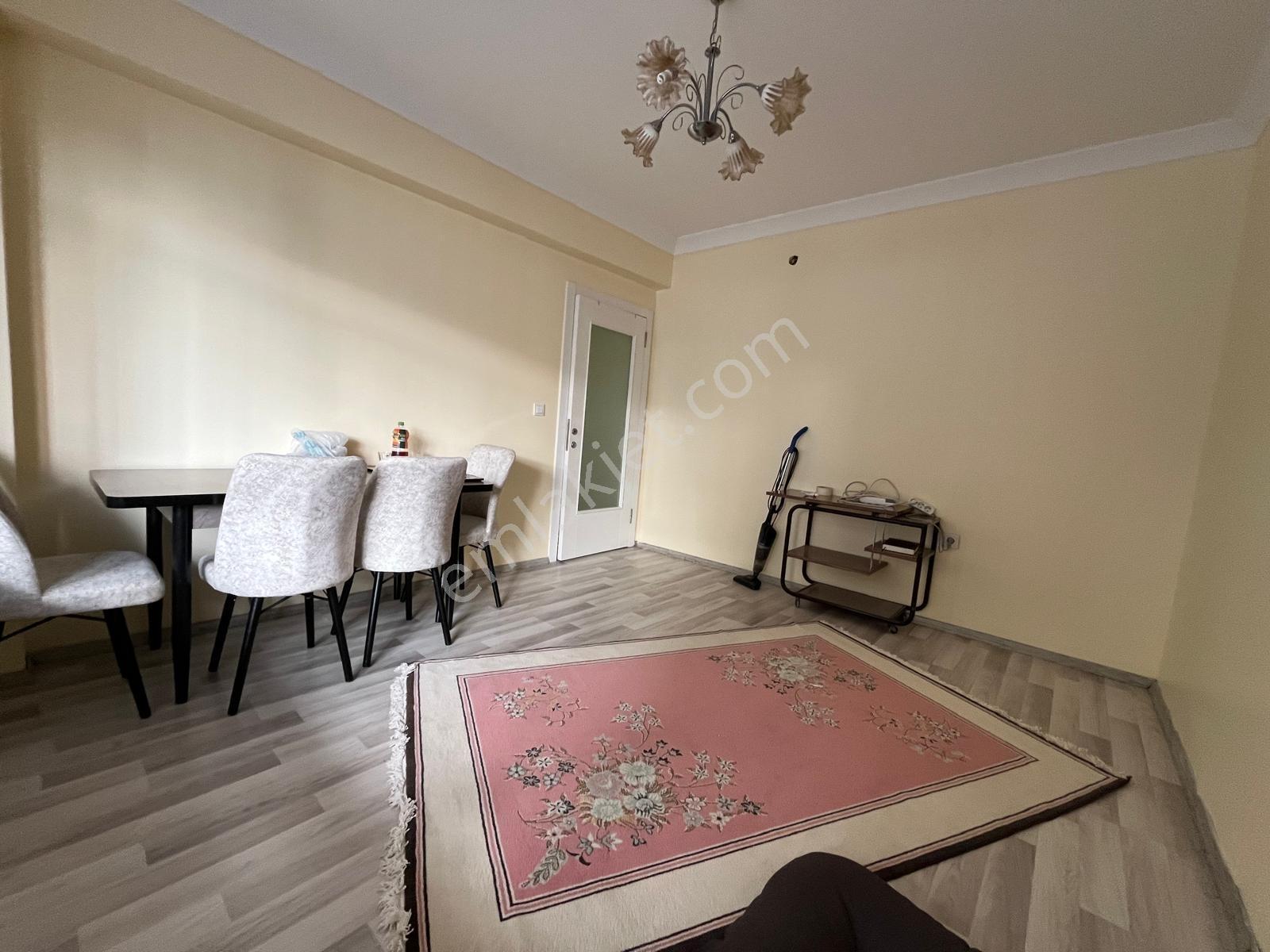 Cumhuriyet Gayrimenkulden 2+1 Metro Yakını Satılık Daire — fotoğraf 23