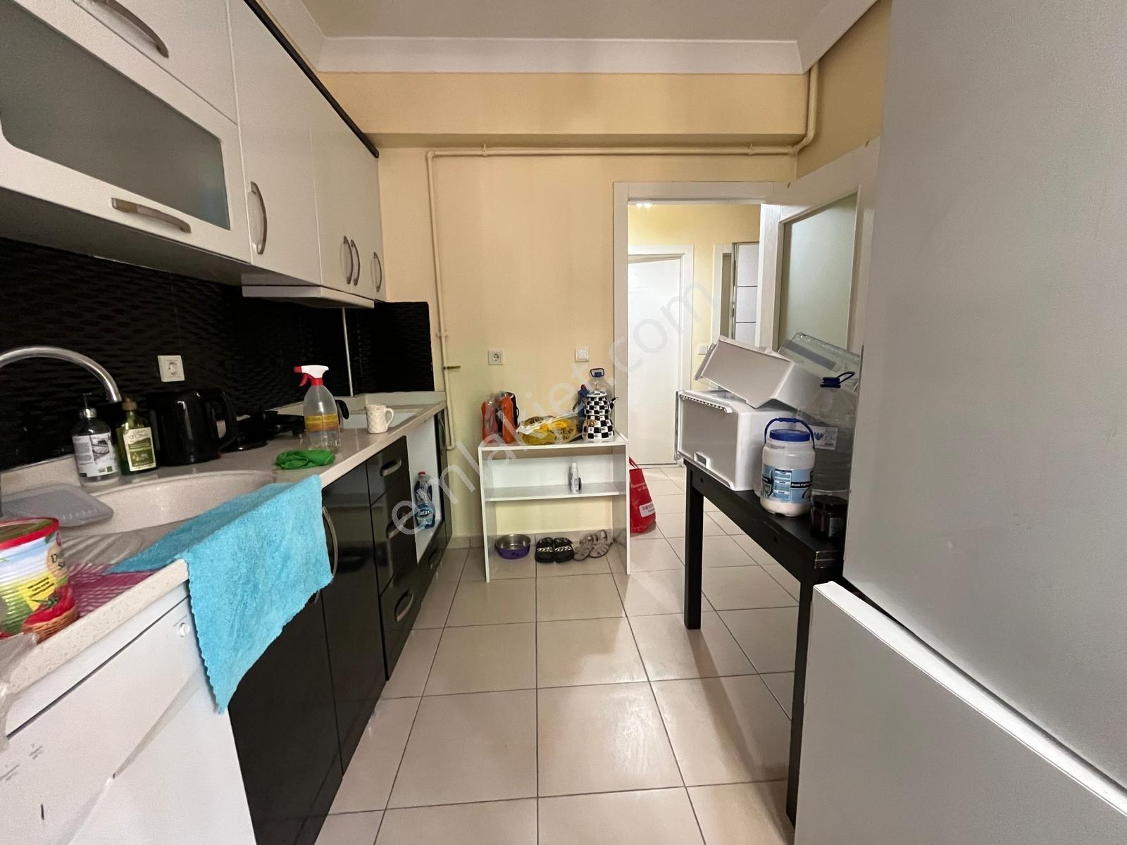Cumhuriyet Gayrimenkulden 2+1 Metro Yakını Satılık Daire — fotoğraf 26