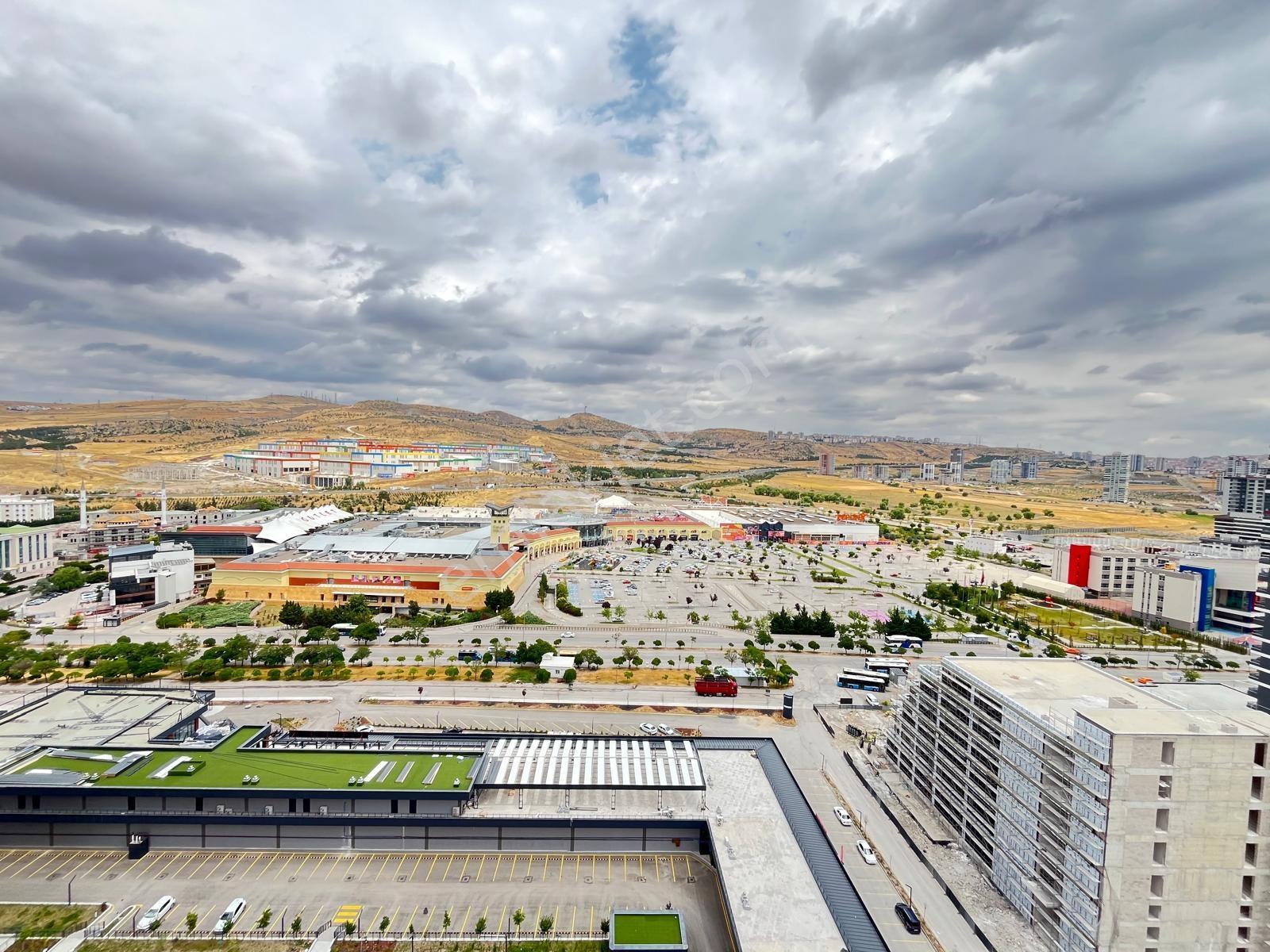 Full Sosyal Alanlı Nezih Sitede Geniş Odalı Ve Manzaralı Daire