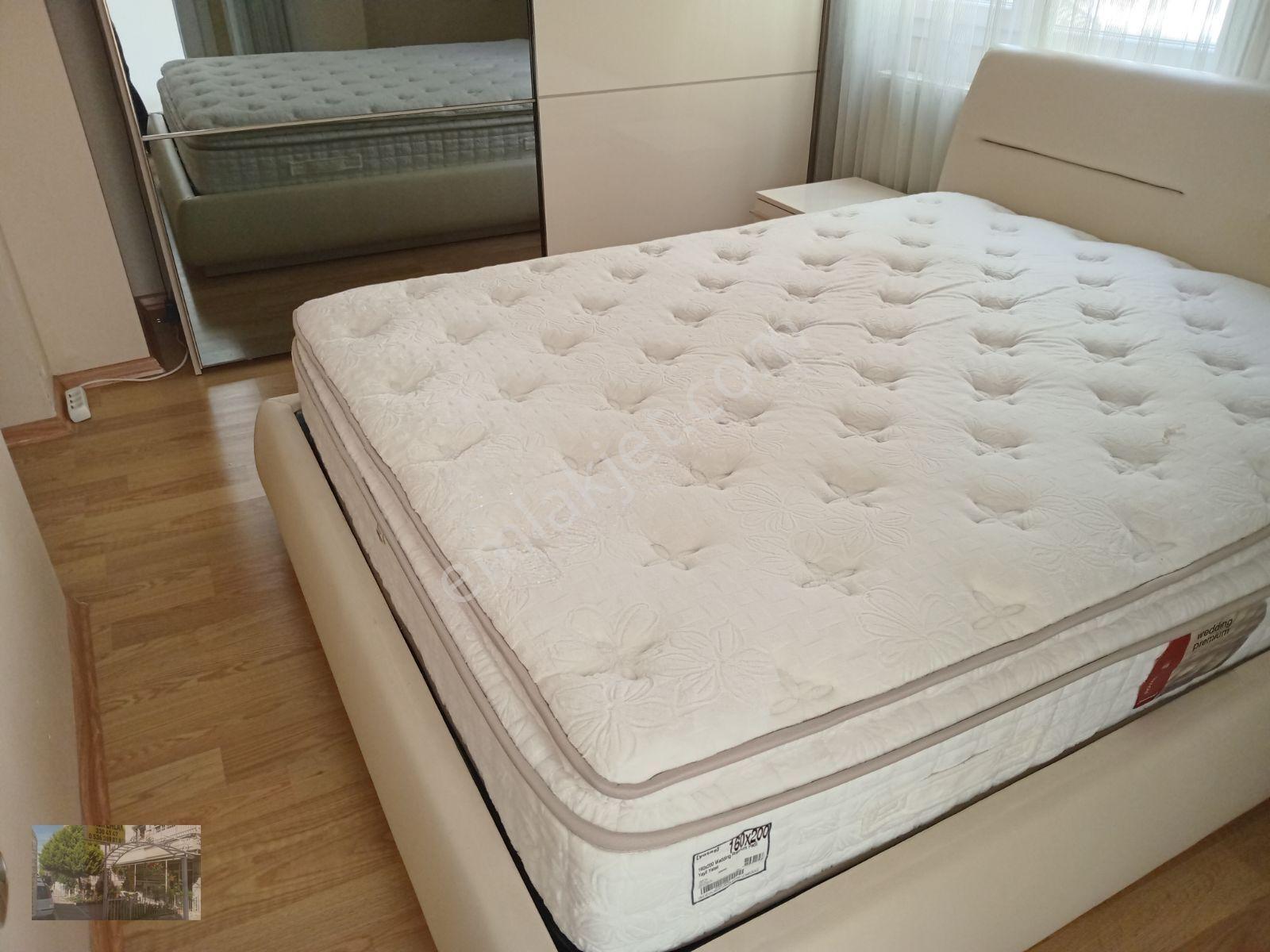 Bostanlı Merkezde Sahile Çok Yakın Köşe Arakat — fotoğraf 26