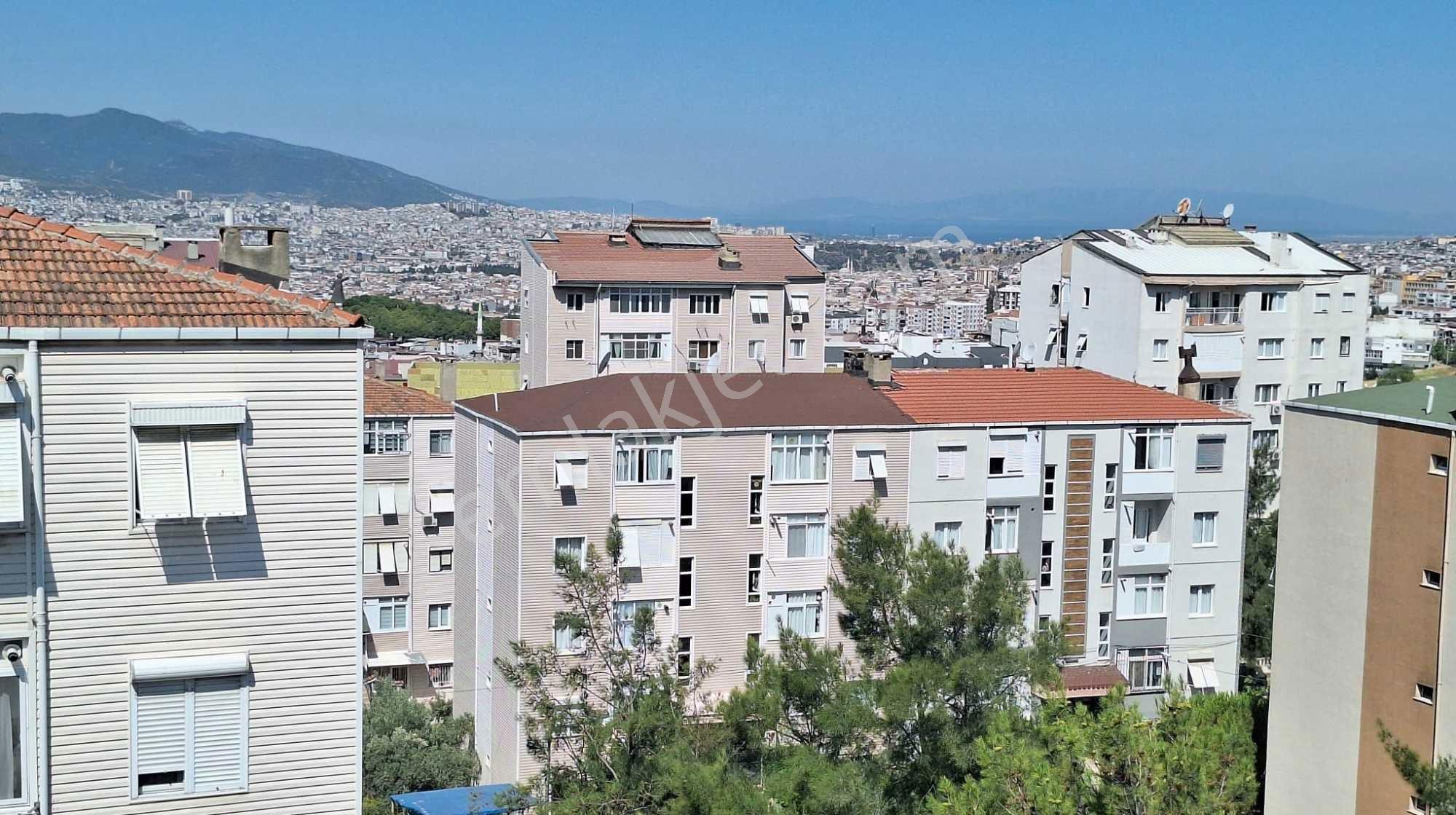 İzmır Buca'Da D.Gazlı,Kapalı Mutfak Satılık 2+1 Daıre