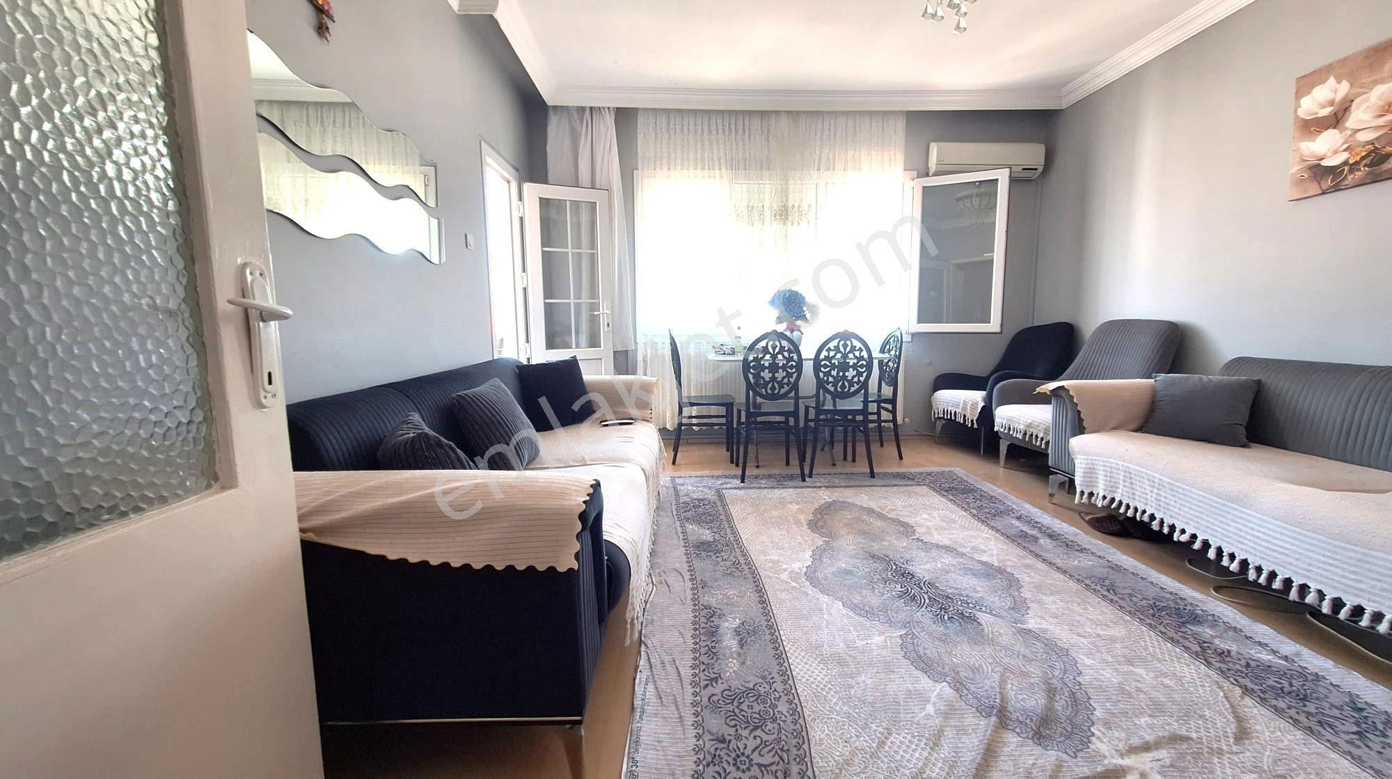 İzmır Buca'da D.gazlı,kapalı Mutfak Satılık 2+1 Daıre — fotoğraf 3