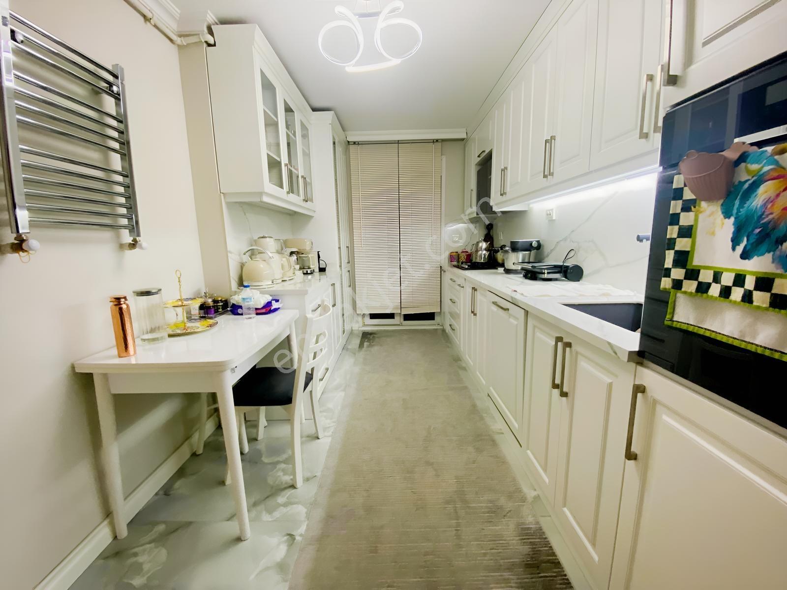 Bahçelievler Erguvan Sitesi İçerisinde 120m² Çok Şık 2.kat 3+1 — fotoğraf 5