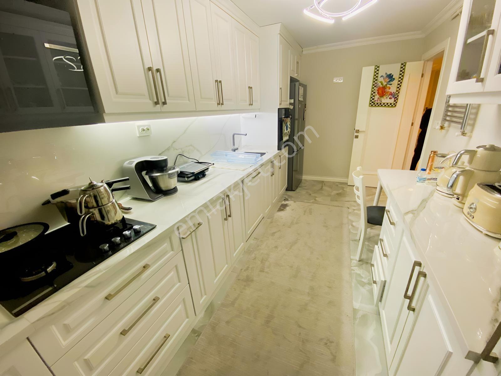 Bahçelievler Erguvan Sitesi İçerisinde 120m² Çok Şık 2.kat 3+1 — fotoğraf 6