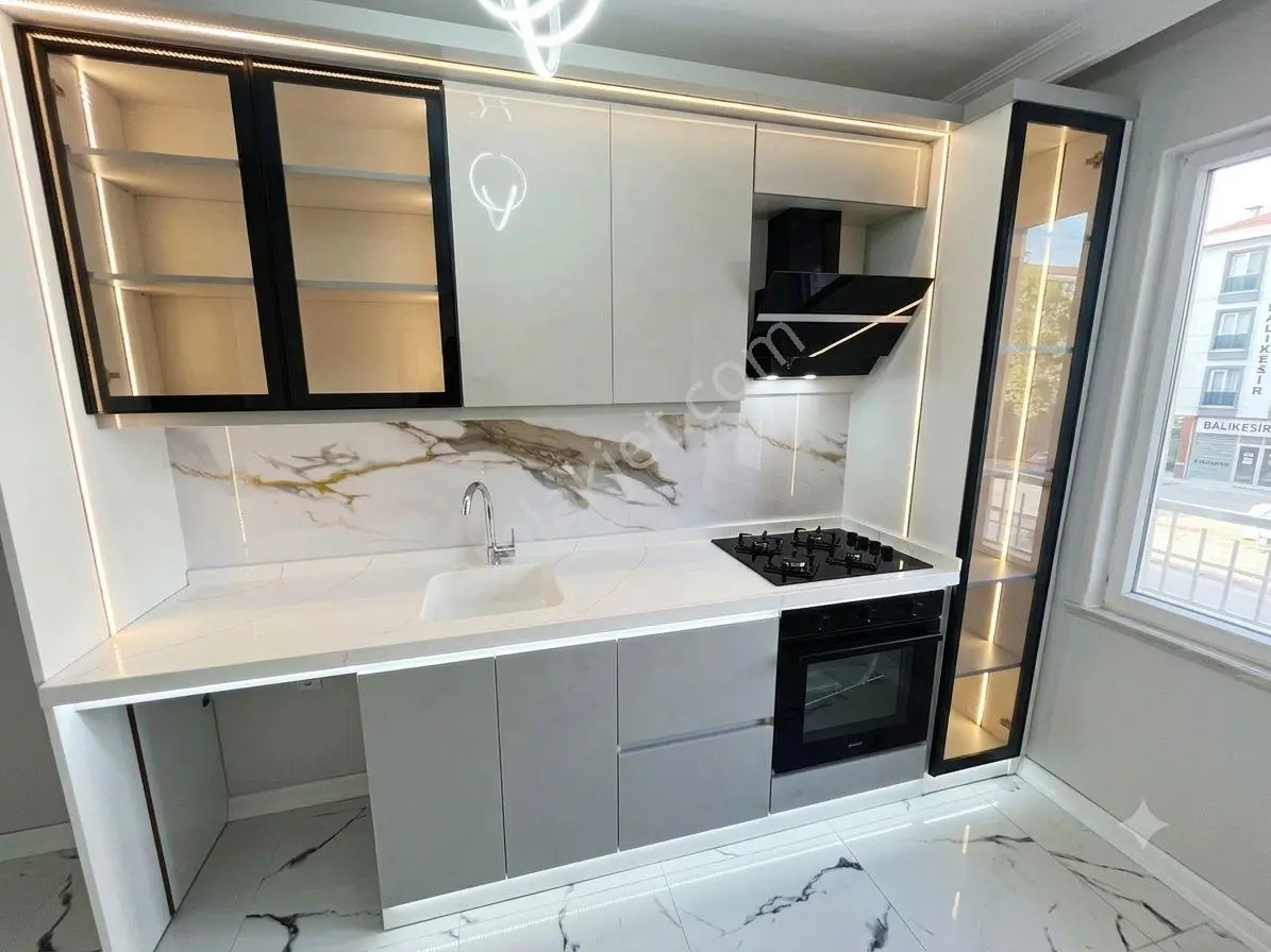 Aktif'ten Akçay'da Satılık Ön Cephe Çift Balkonlu Harika 2+1 Daire — fotoğraf 6