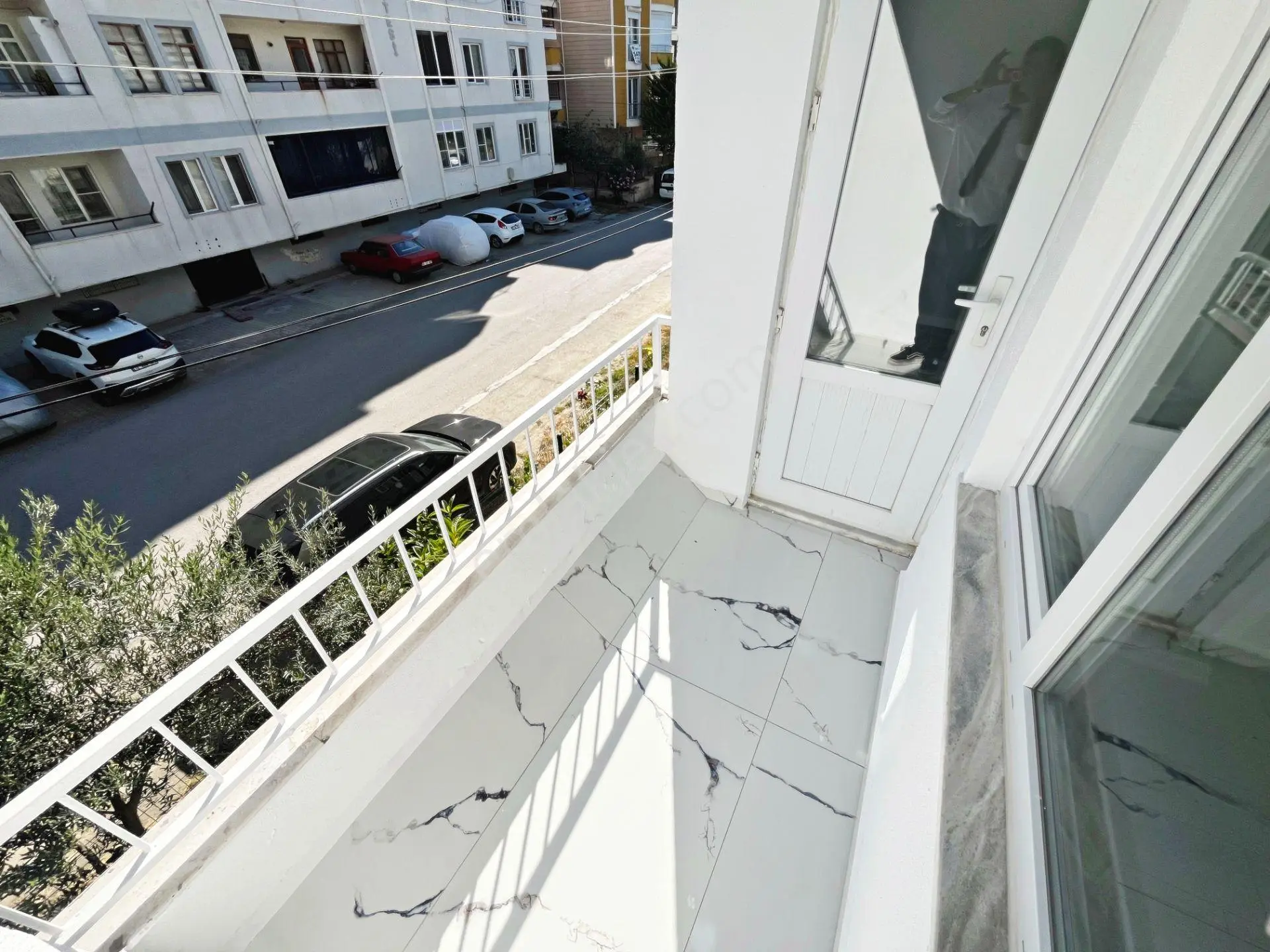Aktif'ten Akçay'da Satılık Ön Cephe Çift Balkonlu Harika 2+1 Daire — fotoğraf 17