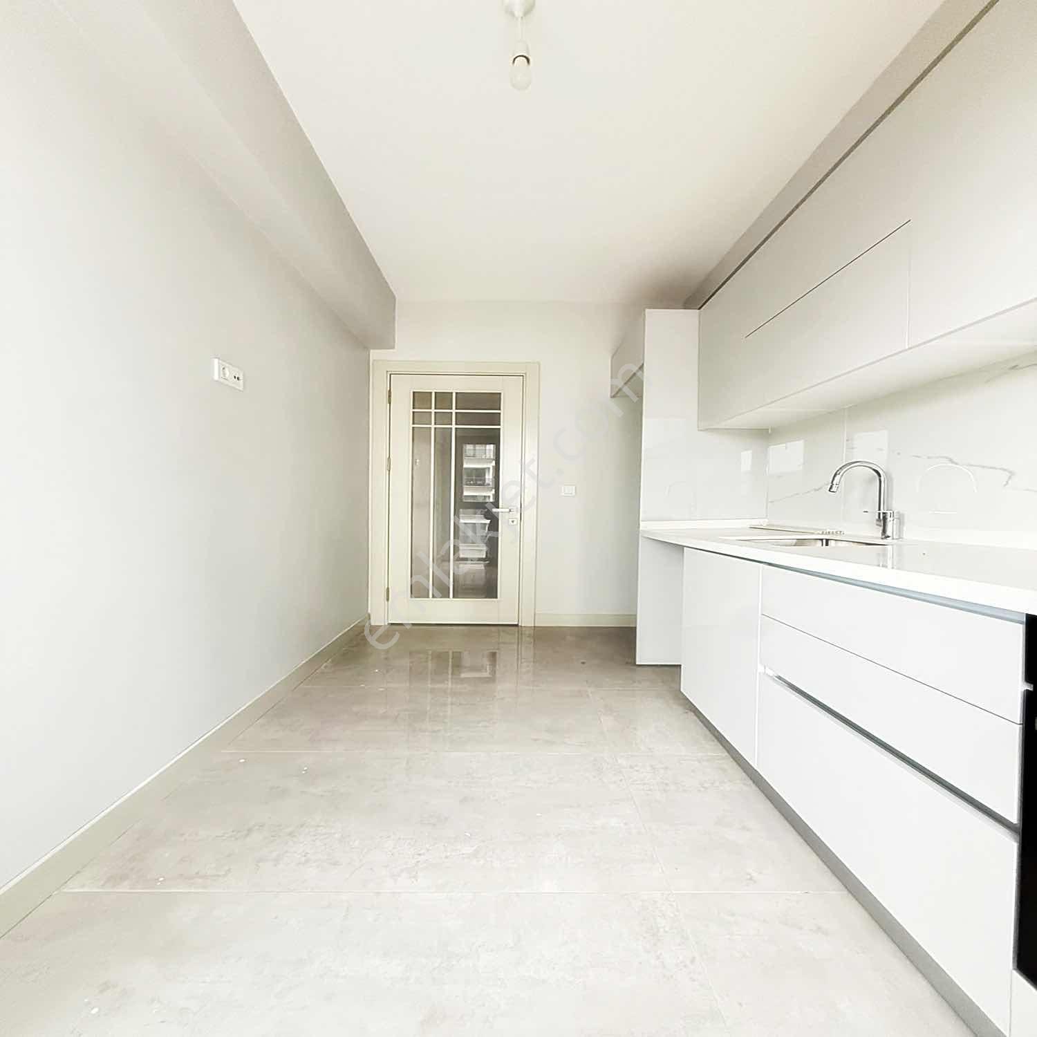 Siltaş Comfort'da Lüks Daire!peyzaj Manzaralı Geniş 2+1 Ara Kat! — fotoğraf 9