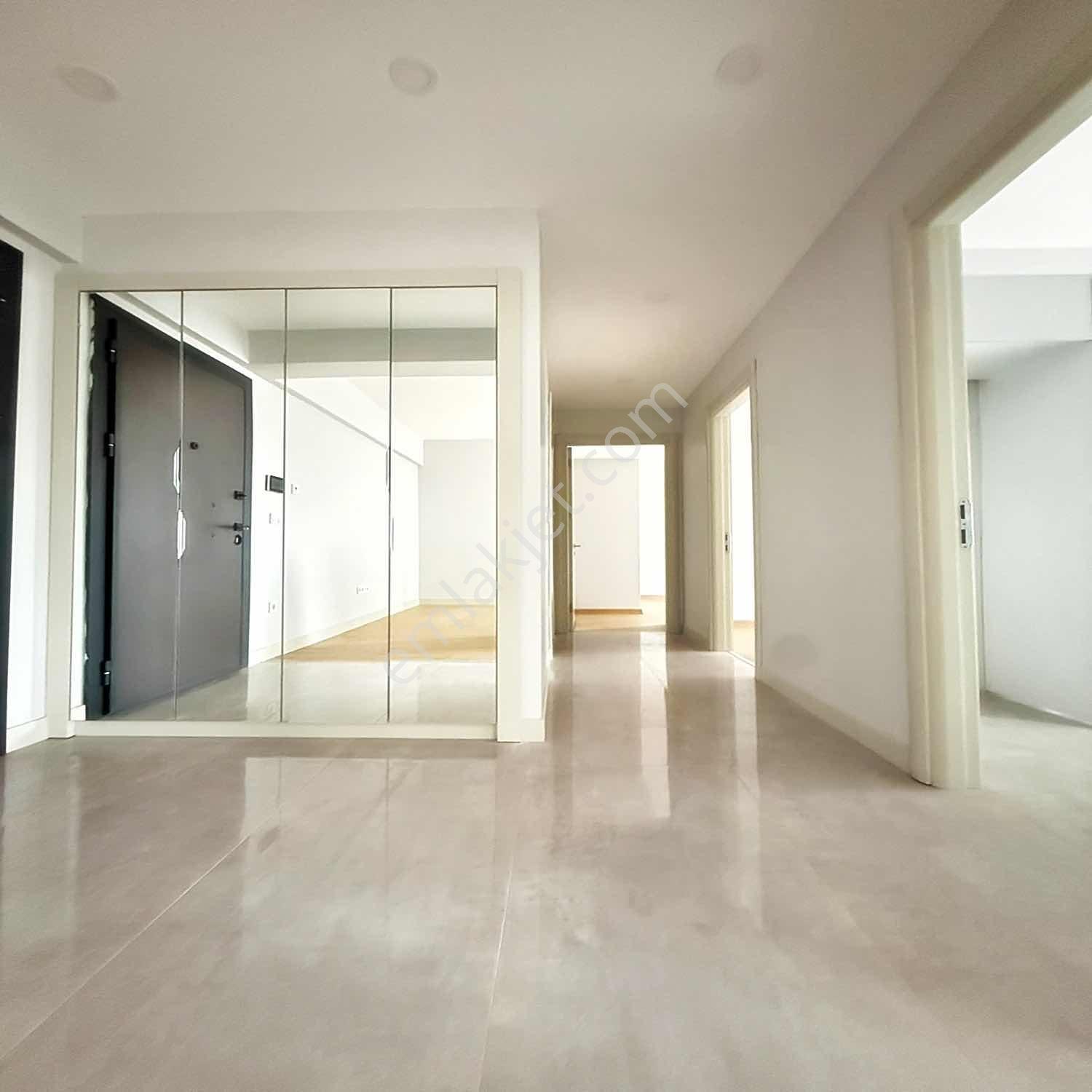 Siltaş Comfort'da Lüks Daire!peyzaj Manzaralı Geniş 2+1 Ara Kat! — fotoğraf 24