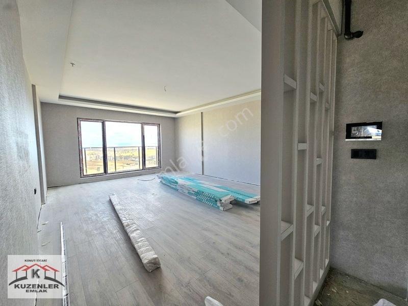 Kuzenler'dn Hastane Yanında Eminevim'e Uygun_18kat Ultra Lüks 4+ — fotoğraf 13