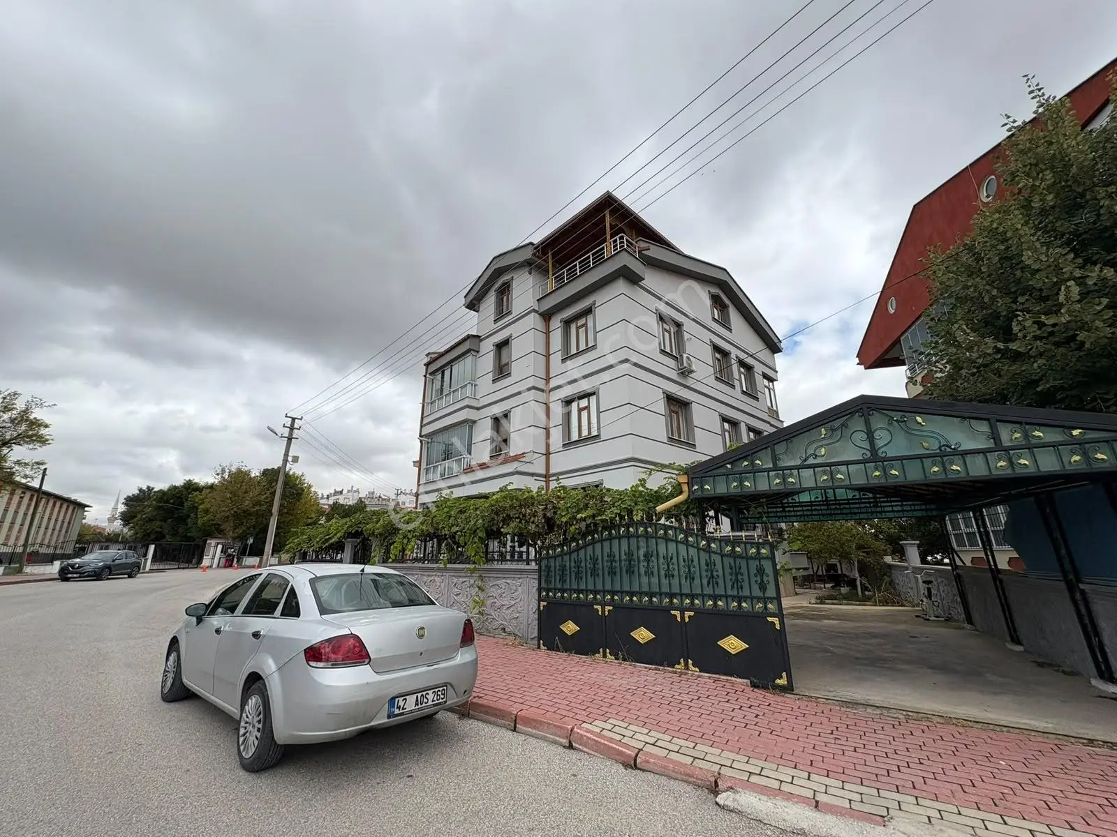 Hüsamettin Çelebi Mahallesin'De 144 M² Geniş 3+1 Daire