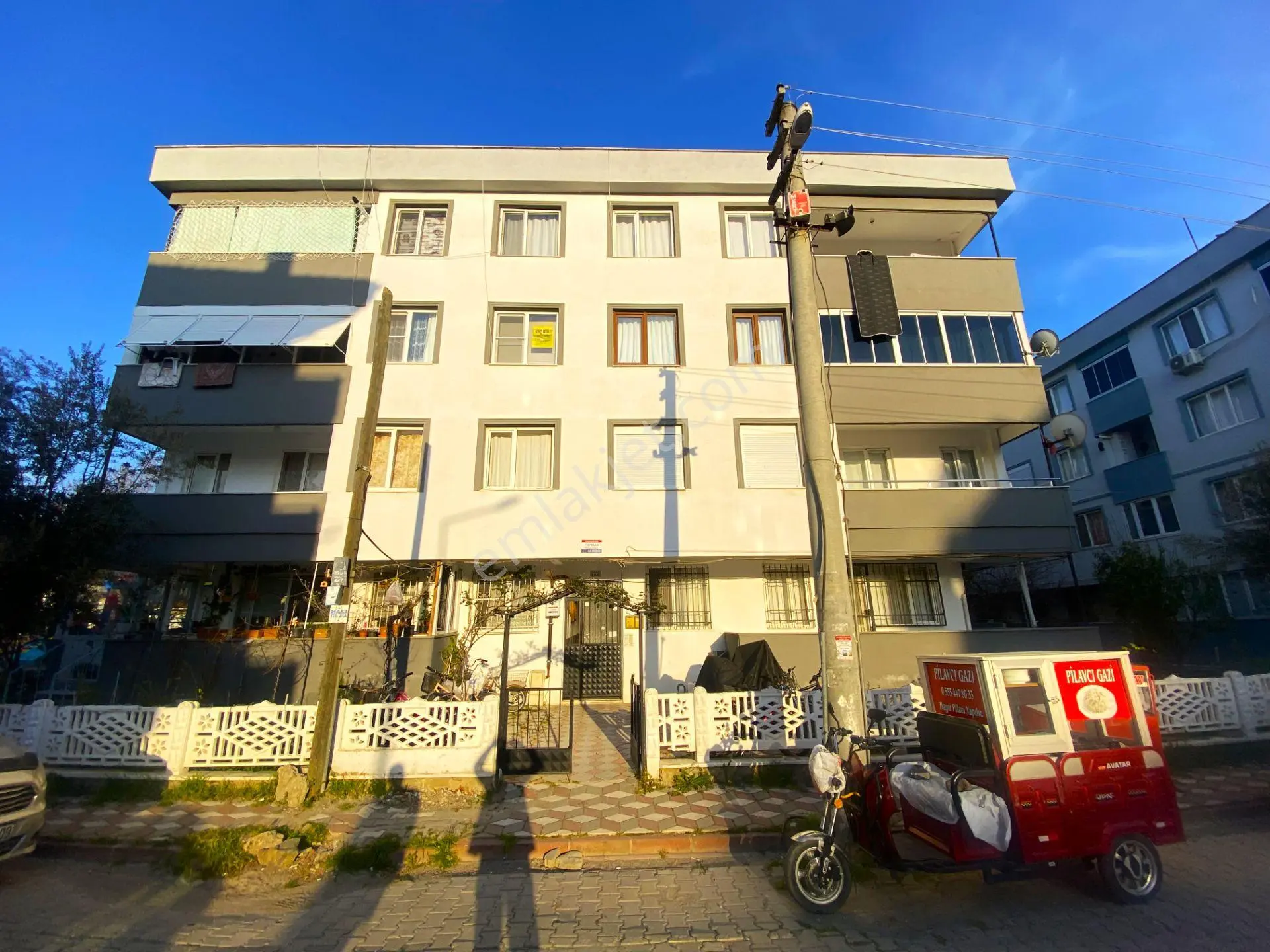 Yetkisi Aktif'ten Akçayda Satılık Masrafsız Ayrı Mutfaklı Kombili 3+1 Daire — fotoğraf 2