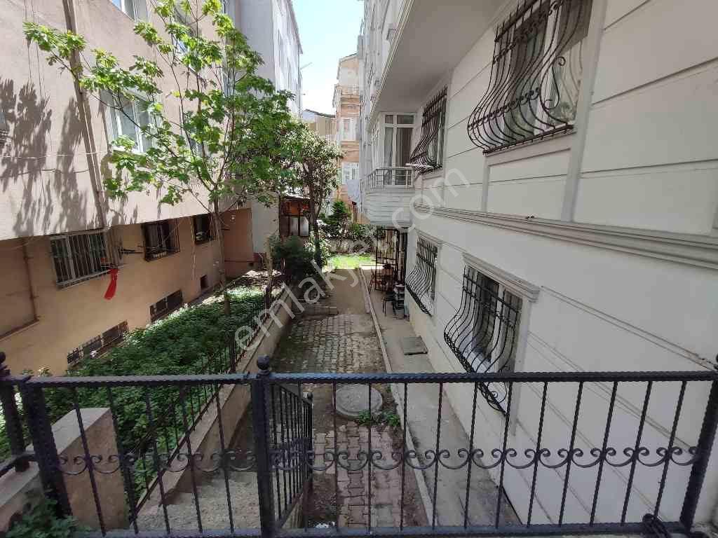 Pazariçi Çalışkan Sokak'ta 1+1 İster Oturmalık İsterseniz Yatırımlık Dairemiz — fotoğraf 6