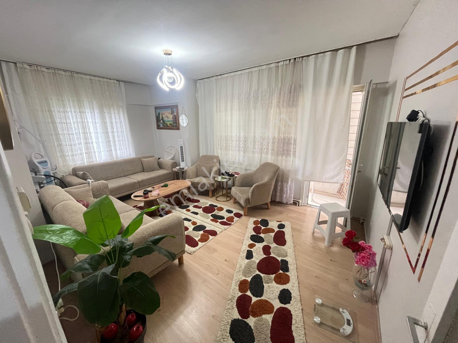 2+1 Arakat (2.kat ) Geniş Sokak İçinde Denize 350 Metre Mesafede — fotoğraf 3
