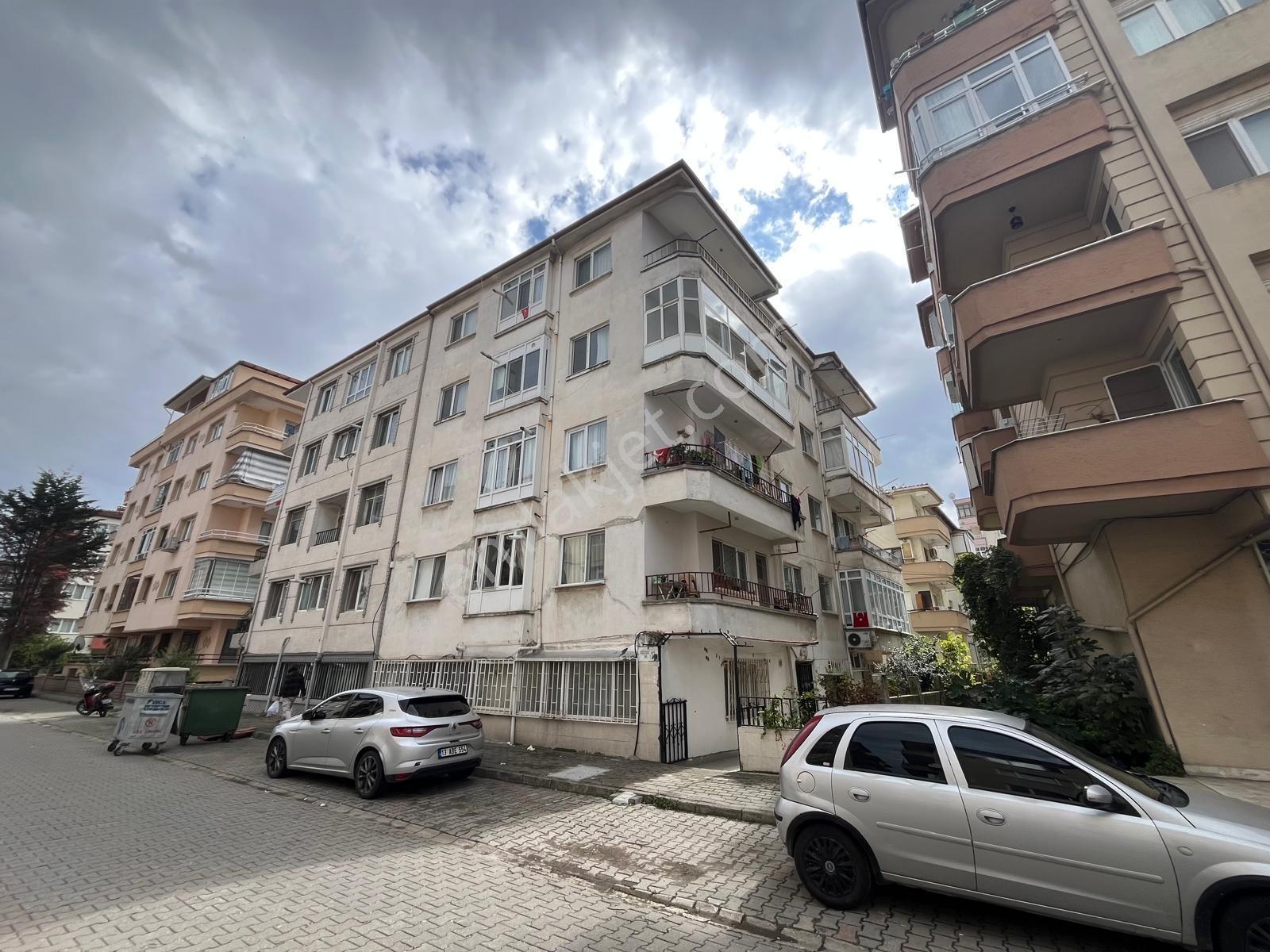 2+1 Arakat (2.kat ) Geniş Sokak İçinde Denize 350 Metre Mesafede — fotoğraf 13