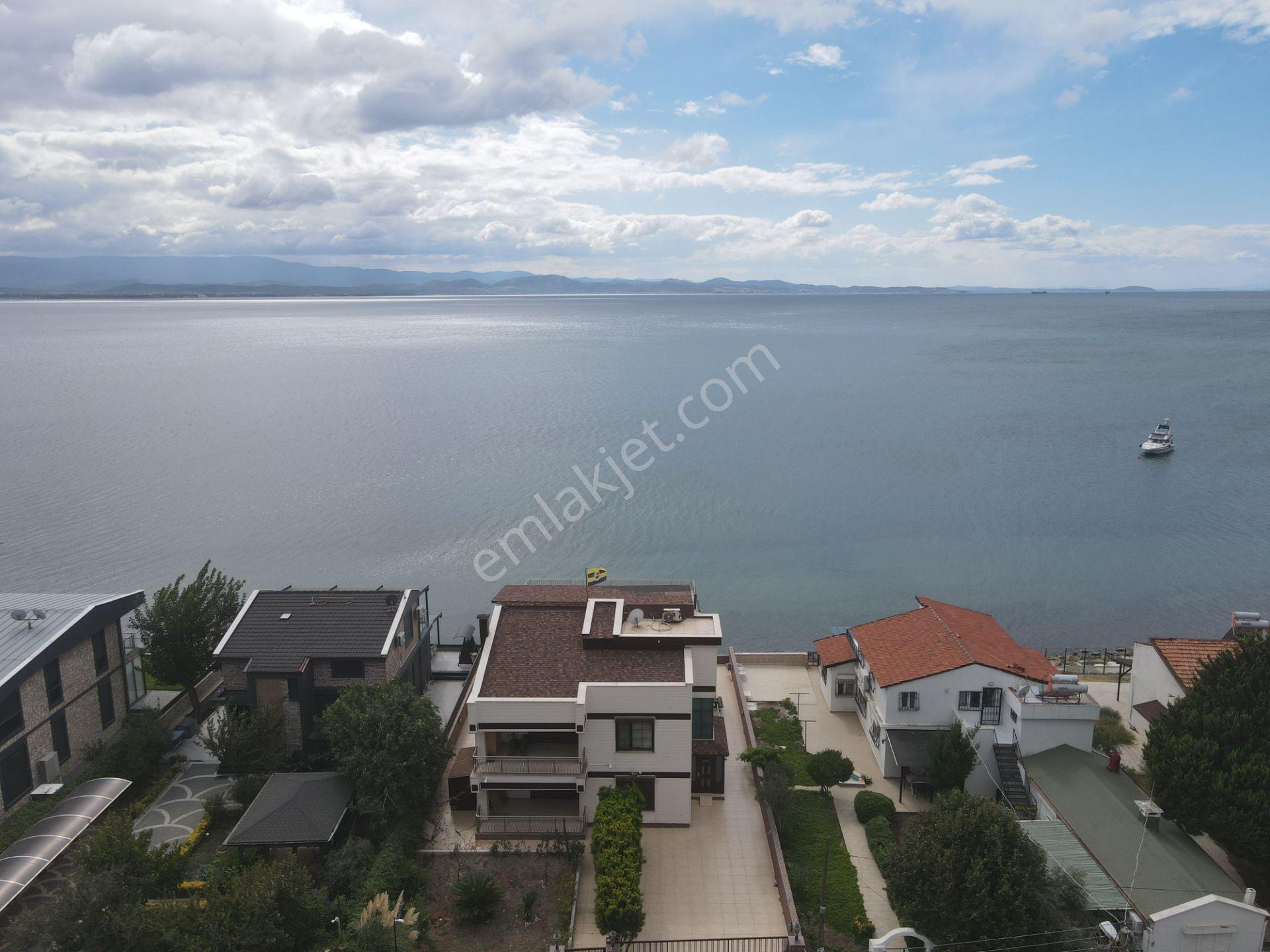 Kardeşten Akçay Yenimahallede Denize Sıfır 450 M² Arsa İçinde Özel Mülk — fotoğraf 6