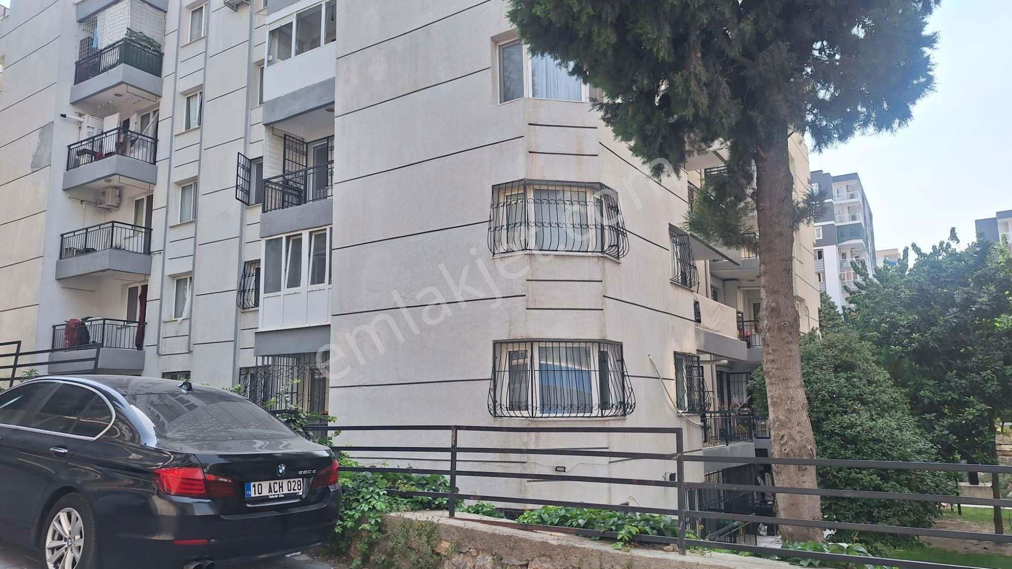 Dokuz Eylül Ünıversıte Karşısı Fuul Tadılatlı Satılık 3+1 Daıre