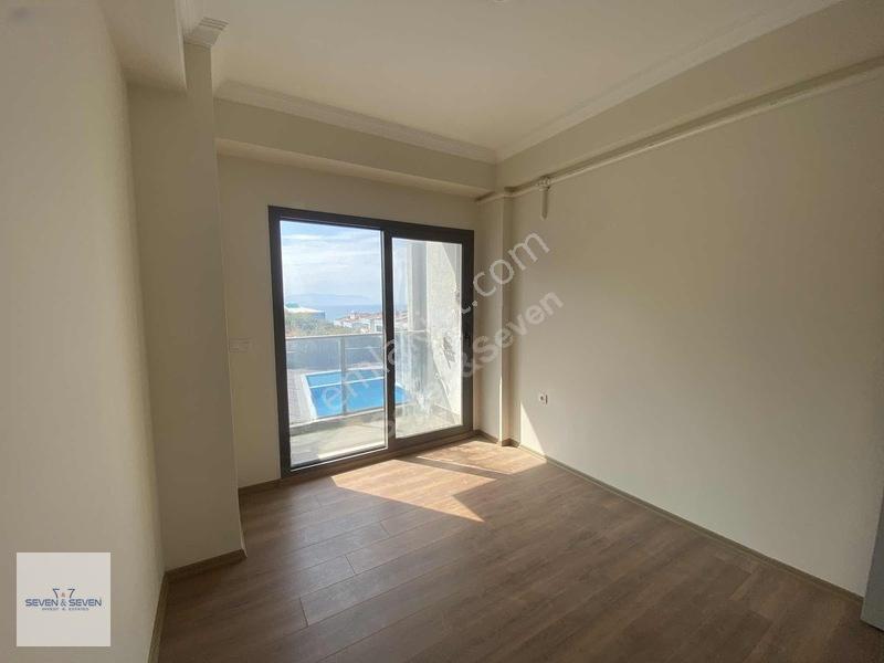 Değirmenderede Panoramik Deniz & Havuz Manzaralı Prestijli 2+1 — fotoğraf 7