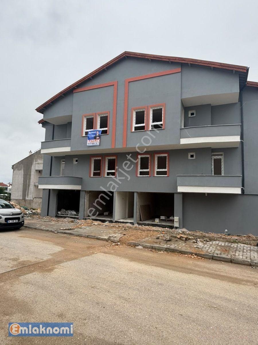 Emlaknomi'Den Şeyh Edebali Mahallesinde Sıfır Satılık 1+1 Şahsi Garajlı Apartlar