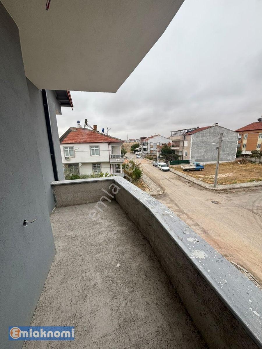 Emlaknomi'den Şeyh Edebali Mahallesinde Sıfır Satılık 1+1 Şahsi Garajlı Apartlar — fotoğraf 21