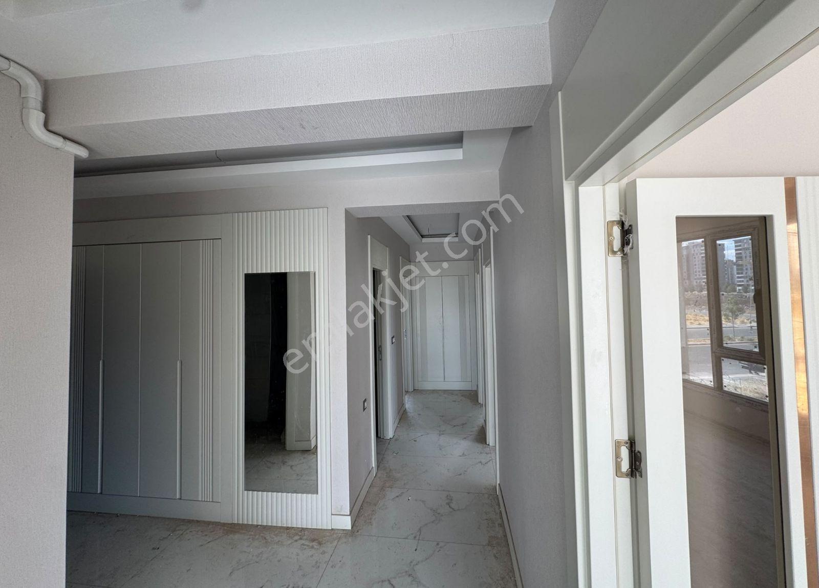 Satılık 3.5+1 Büyük Tip Lüks Daire Blue Dizaynda Araştırma Civar — fotoğraf 19