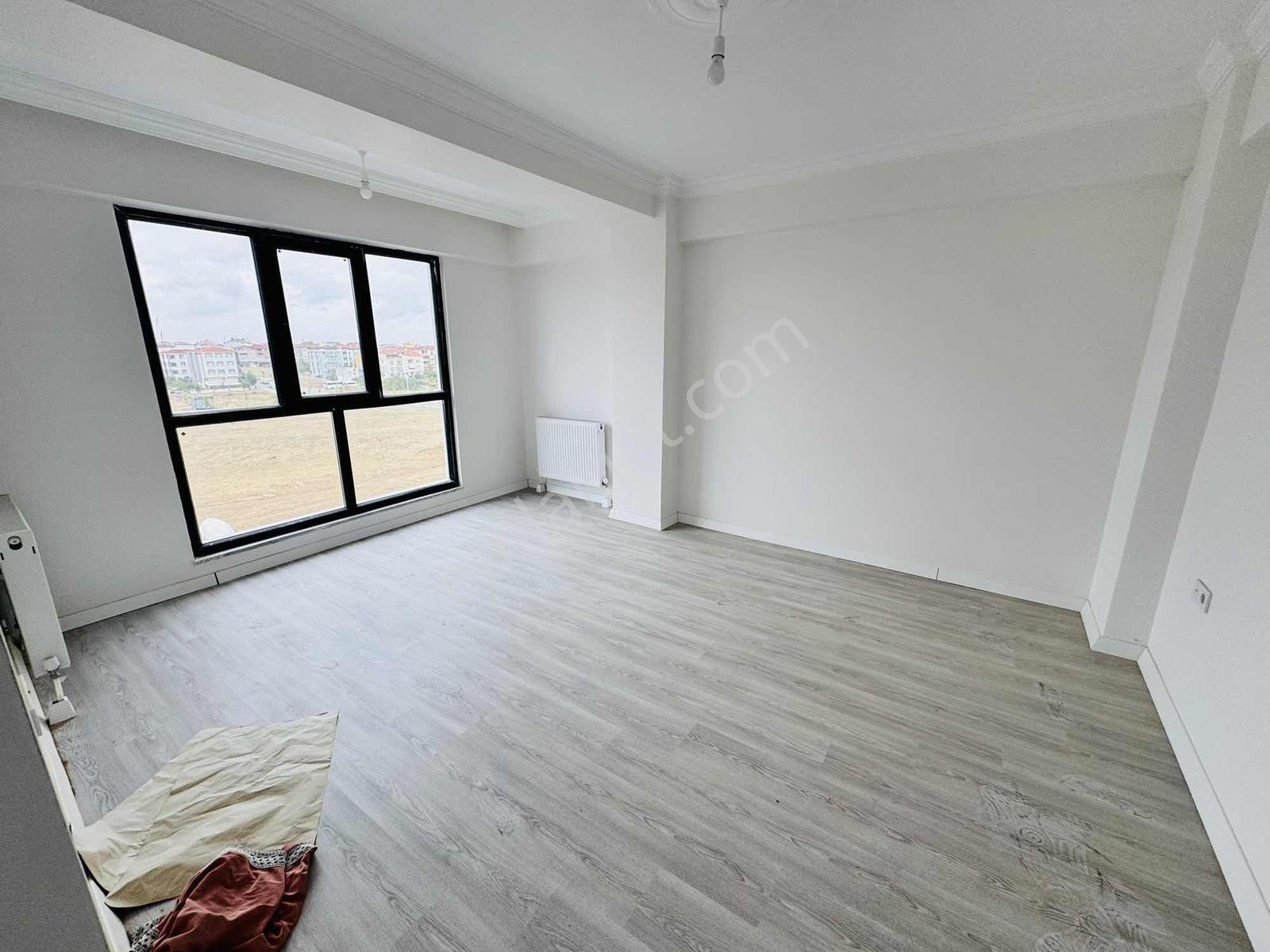 Çorlu Çobançeşme Mh De Bulvara Cephe Sıfır 2+1 Daire — fotoğraf 7