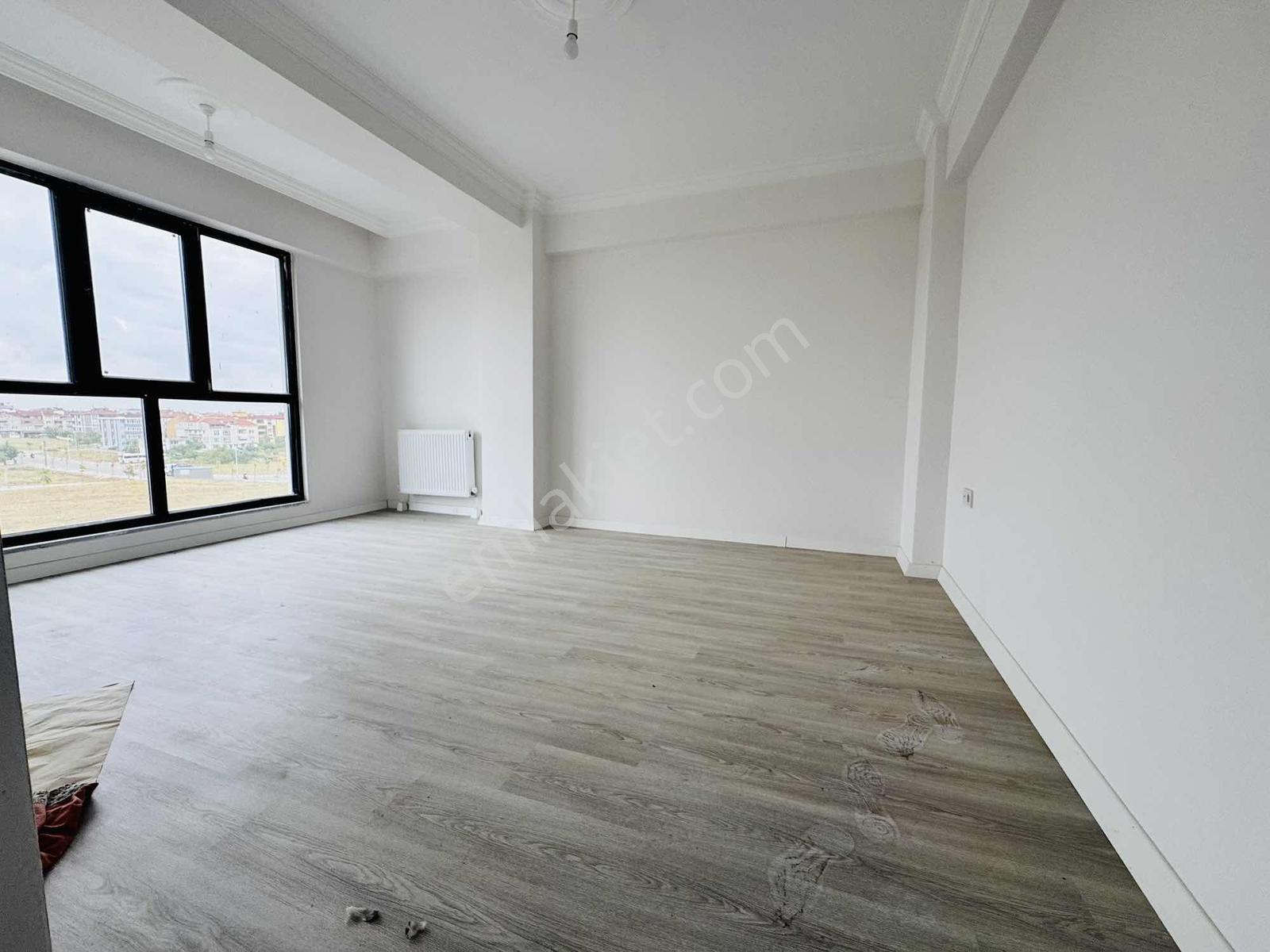 Çorlu Çobançeşme Mh De Bulvara Cephe Sıfır 2+1 Daire — fotoğraf 8