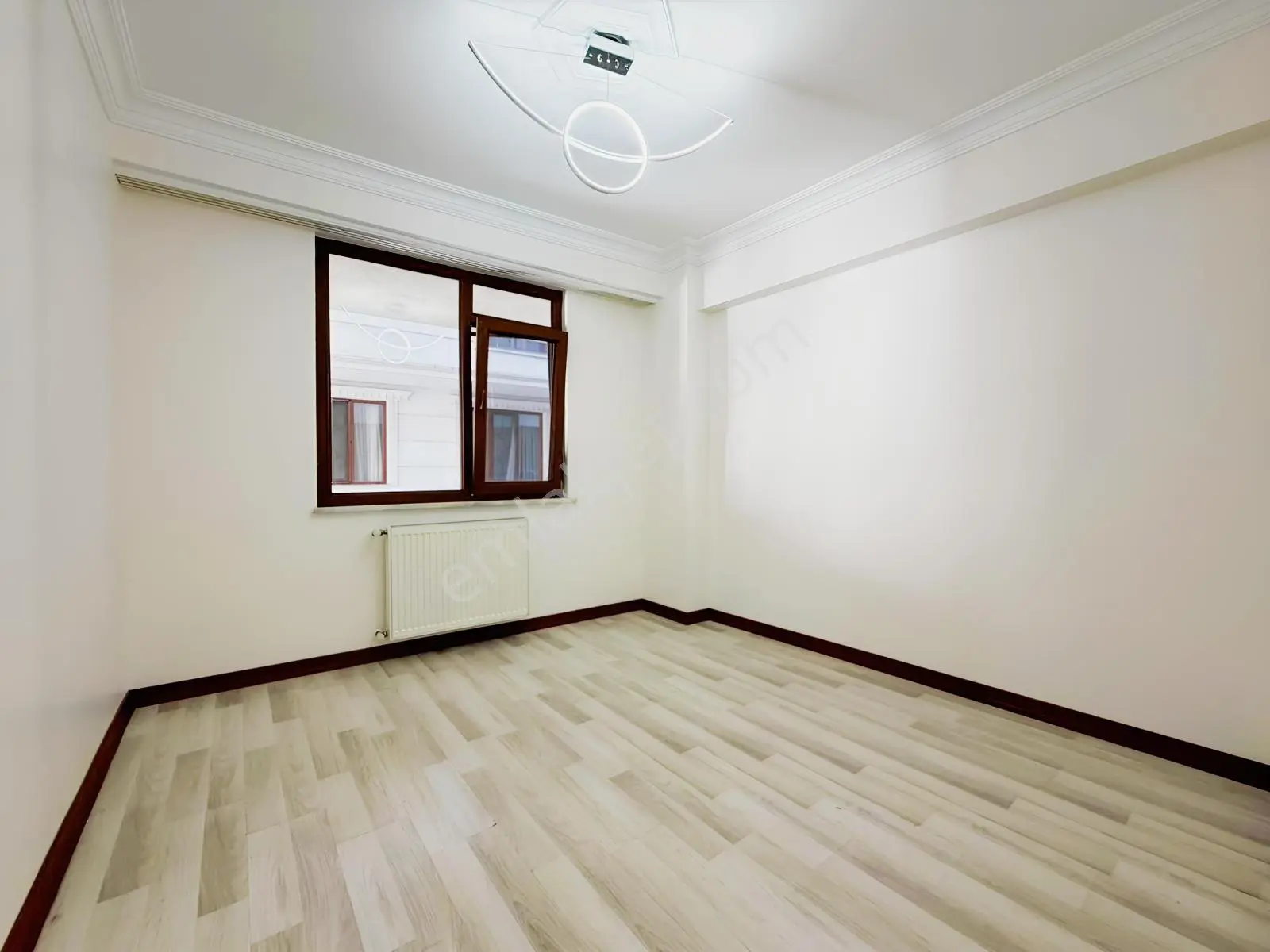 Ed Yapı'dan Efsane Daire Arakat Emsalinde 2+1 Balkonlu Giriş Kat — fotoğraf 7