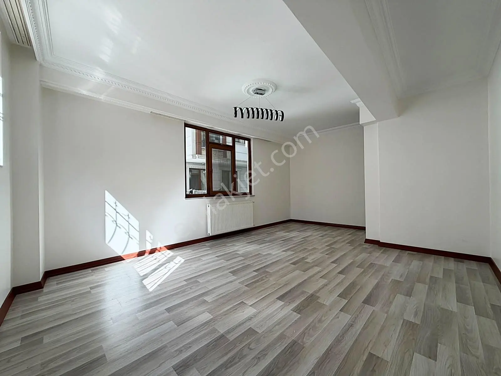 Ed Yapı'dan Efsane Daire Arakat Emsalinde 2+1 Balkonlu Giriş Kat — fotoğraf 8