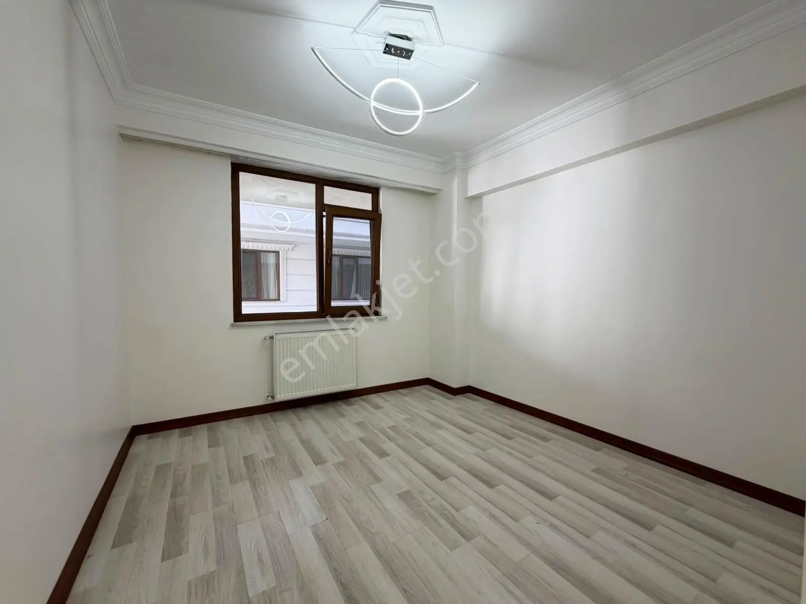 Ed Yapı'dan Efsane Daire Arakat Emsalinde 2+1 Balkonlu Giriş Kat — fotoğraf 13