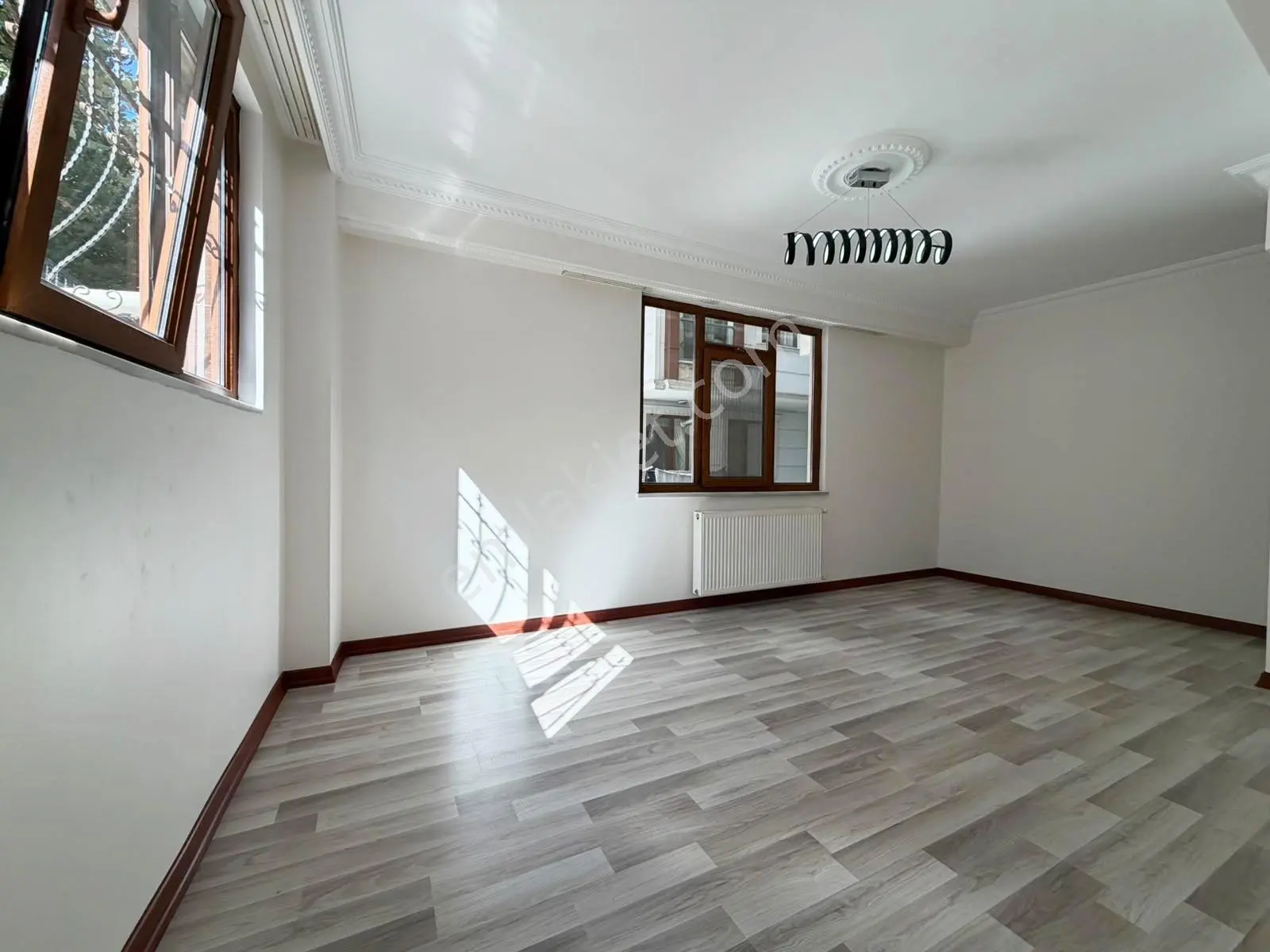 Ed Yapı'dan Efsane Daire Arakat Emsalinde 2+1 Balkonlu Giriş Kat — fotoğraf 21