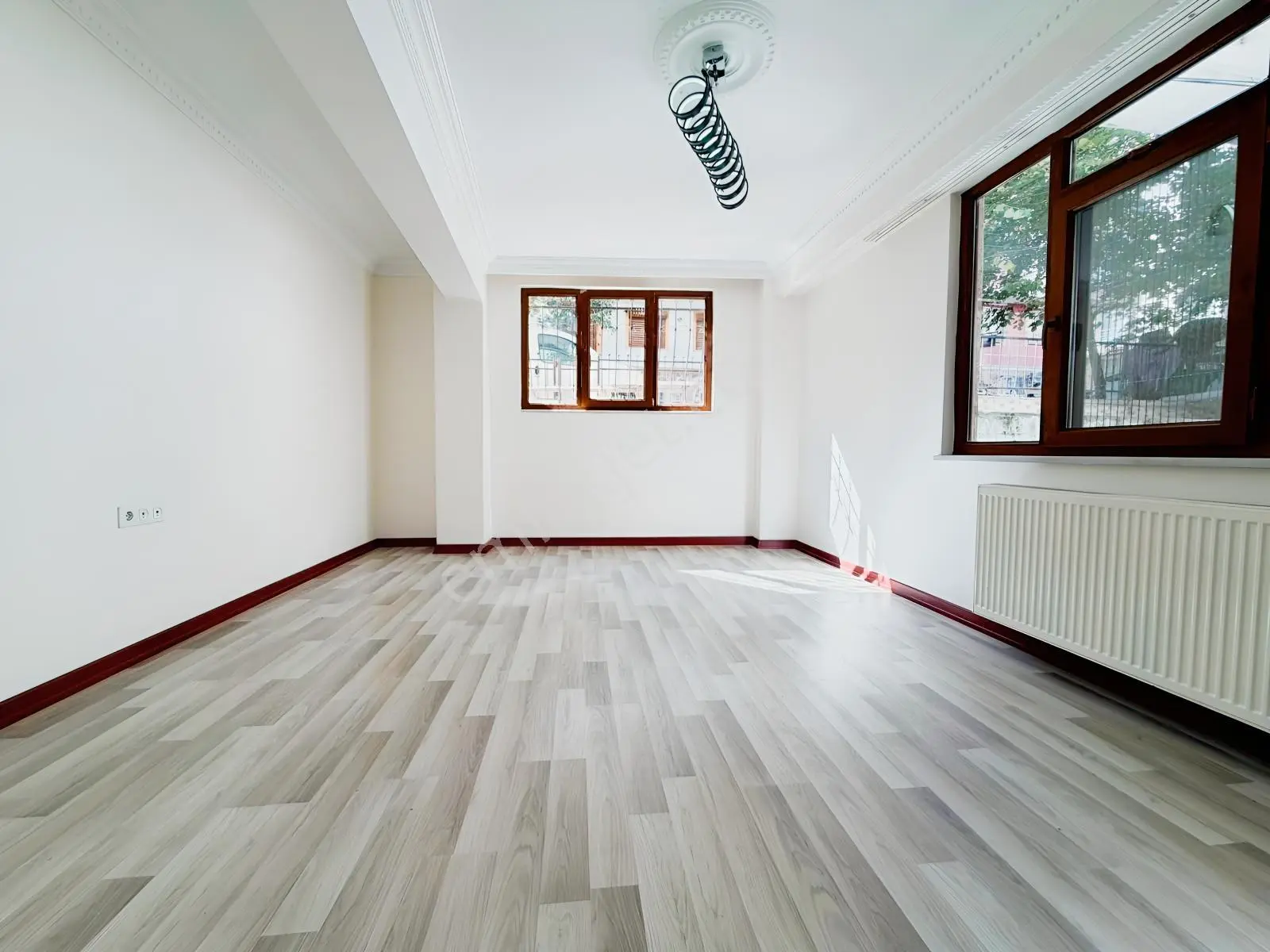 Ed Yapı'dan Efsane Daire Arakat Emsalinde 2+1 Balkonlu Giriş Kat — fotoğraf 22