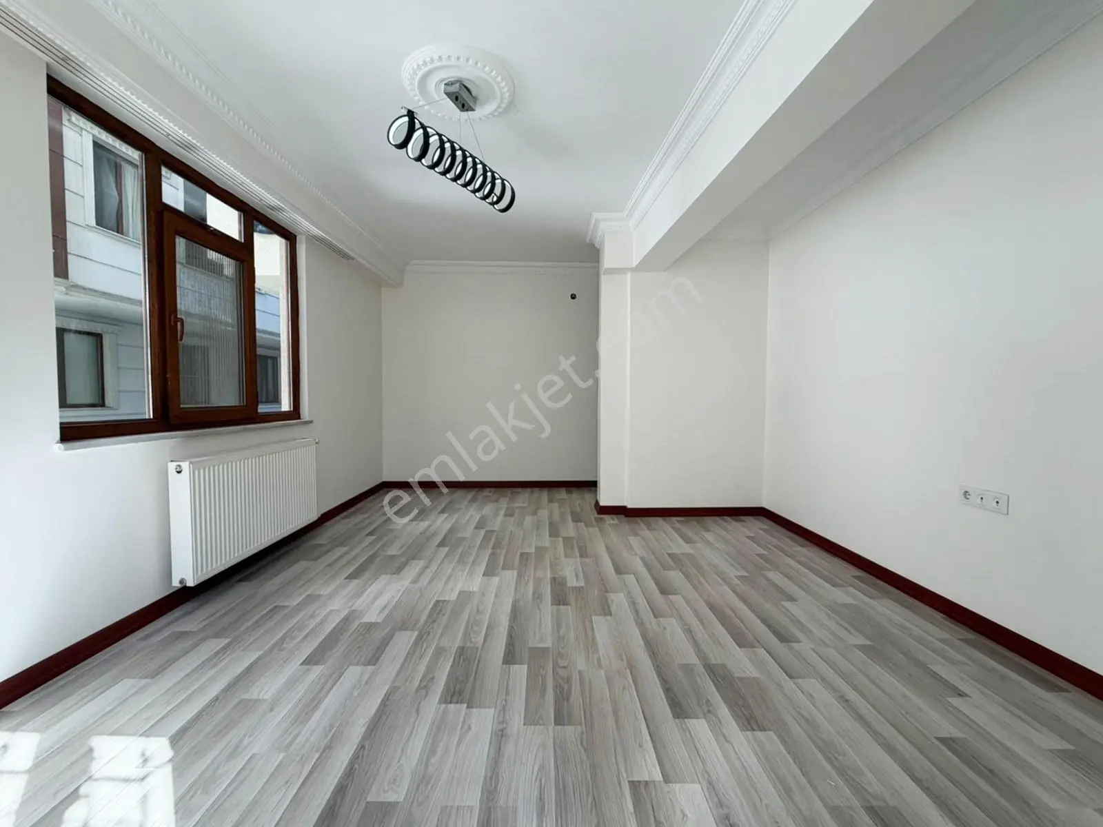 Ed Yapı'dan Efsane Daire Arakat Emsalinde 2+1 Balkonlu Giriş Kat — fotoğraf 23