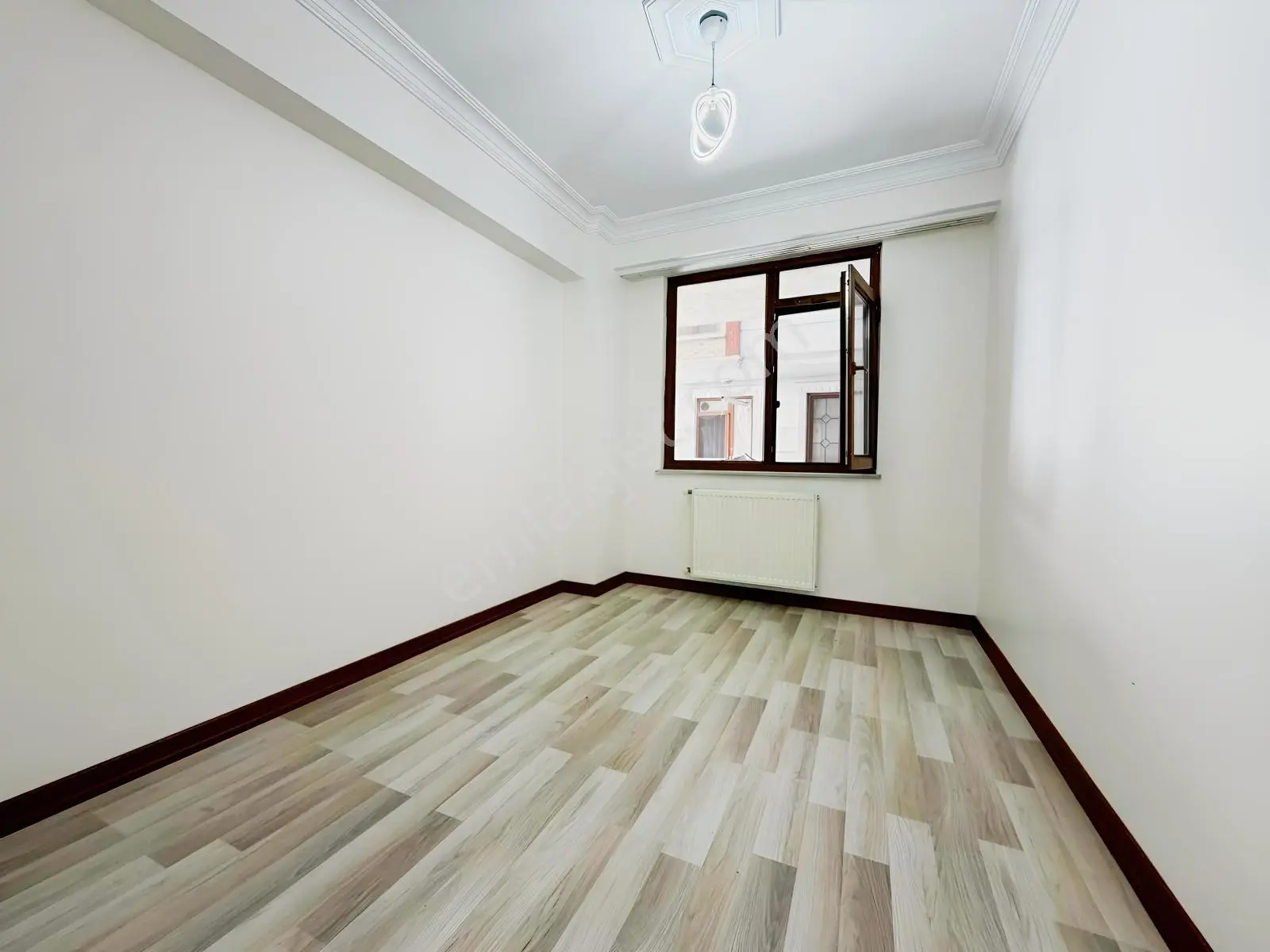 Ed Yapı'dan Efsane Daire Arakat Emsalinde 2+1 Balkonlu Giriş Kat — fotoğraf 33