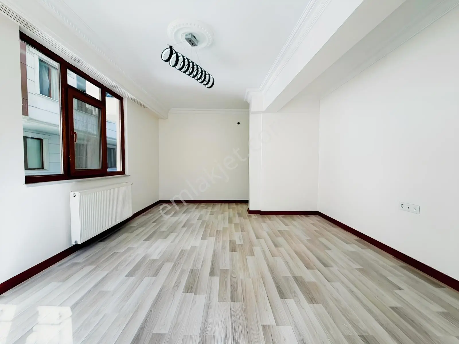 Ed Yapı'dan Efsane Daire Arakat Emsalinde 2+1 Balkonlu Giriş Kat — fotoğraf 45