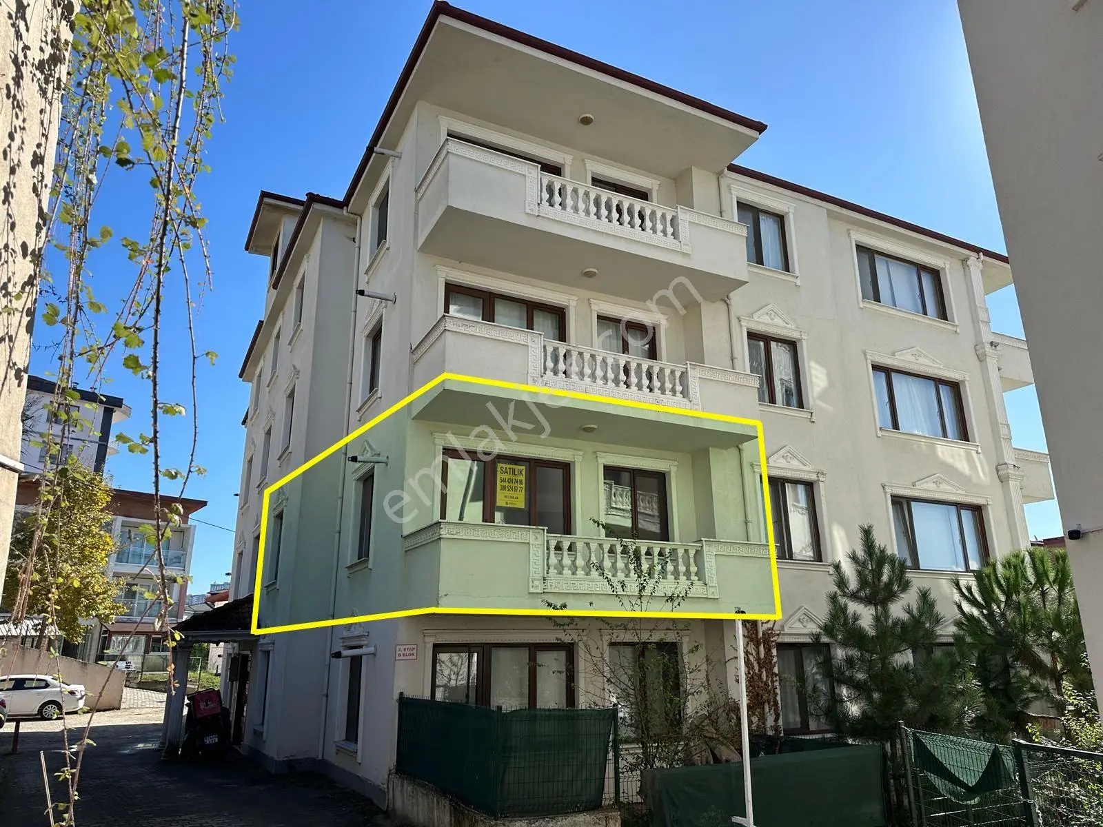 Konuralpte Site İçi Arakat Köşe Satılık 70 M2 1+1 Daire