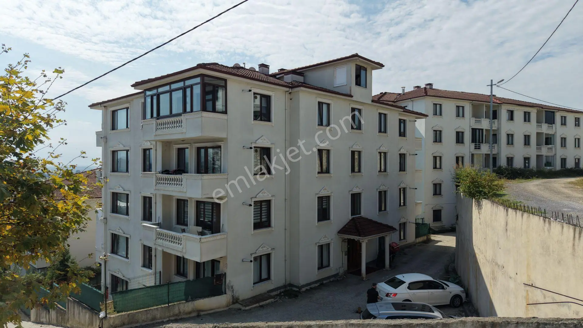 Konuralpte Site İçi Arakat Köşe Satılık 70 M2 1+1 Daire — fotoğraf 9