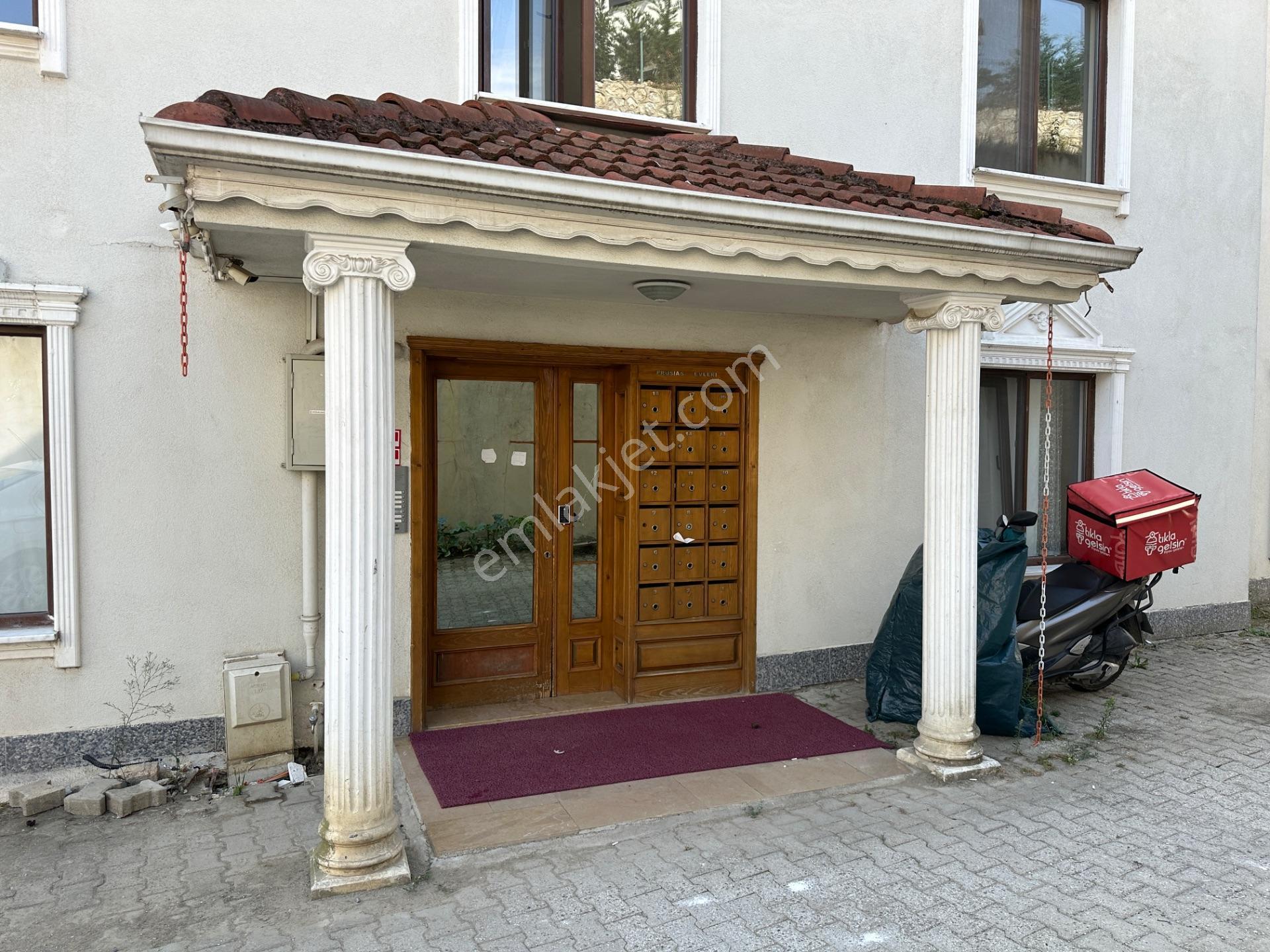 Konuralpte Site İçi Arakat Köşe Satılık 70 M2 1+1 Daire — fotoğraf 10