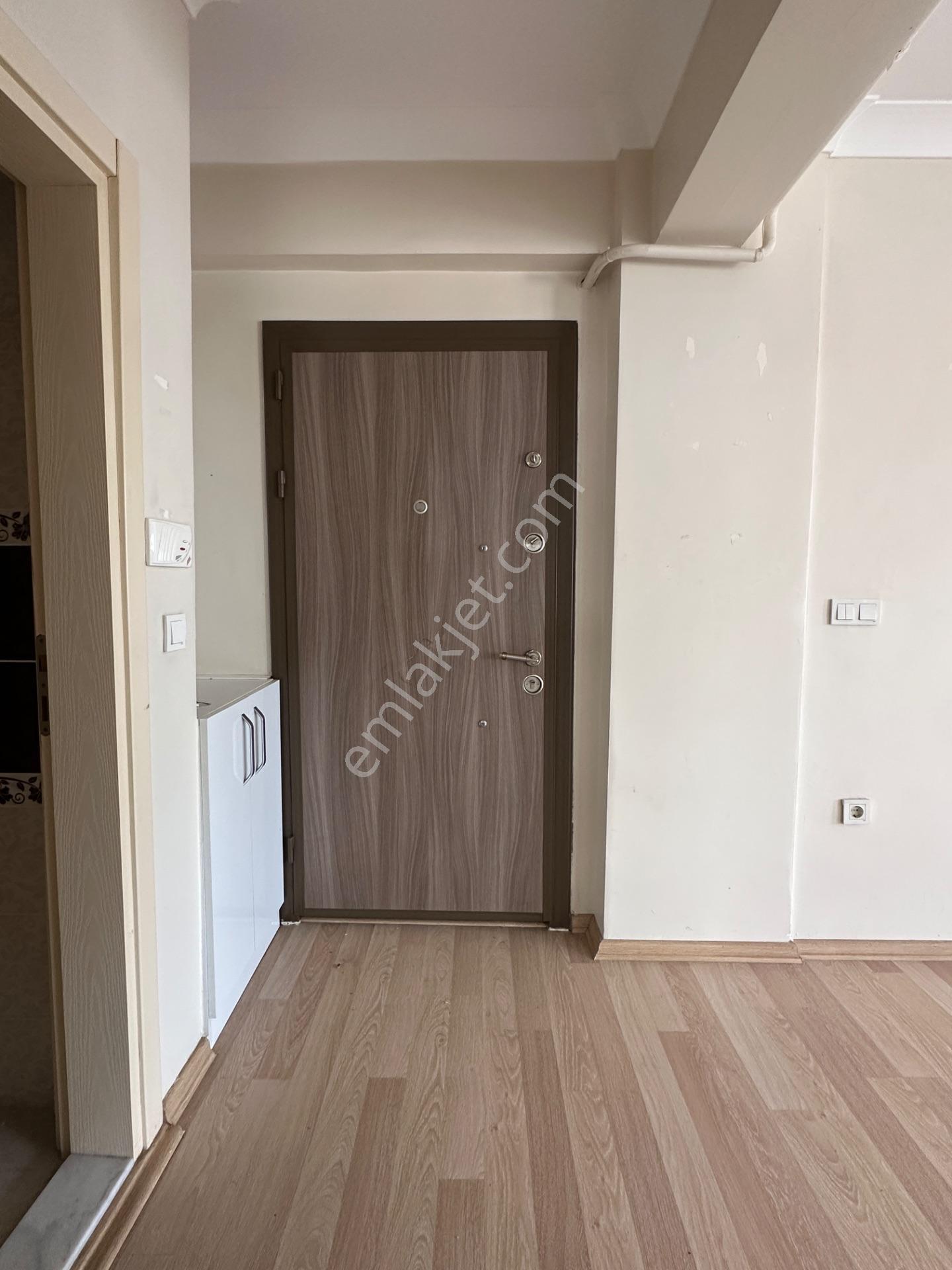 Konuralpte Site İçi Arakat Köşe Satılık 70 M2 1+1 Daire — fotoğraf 13