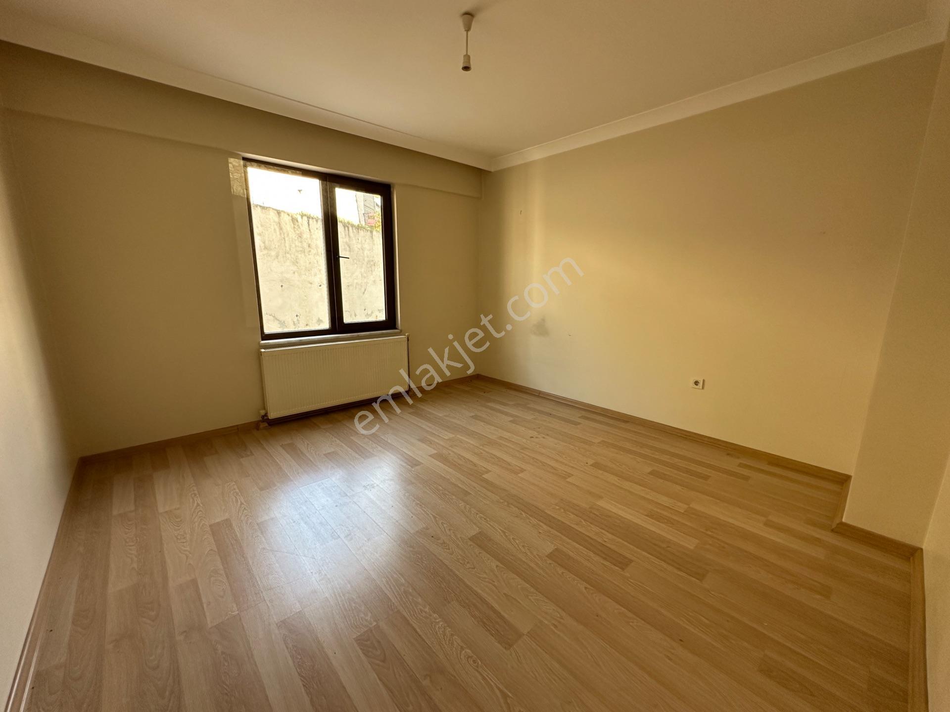 Konuralpte Site İçi Arakat Köşe Satılık 70 M2 1+1 Daire — fotoğraf 15
