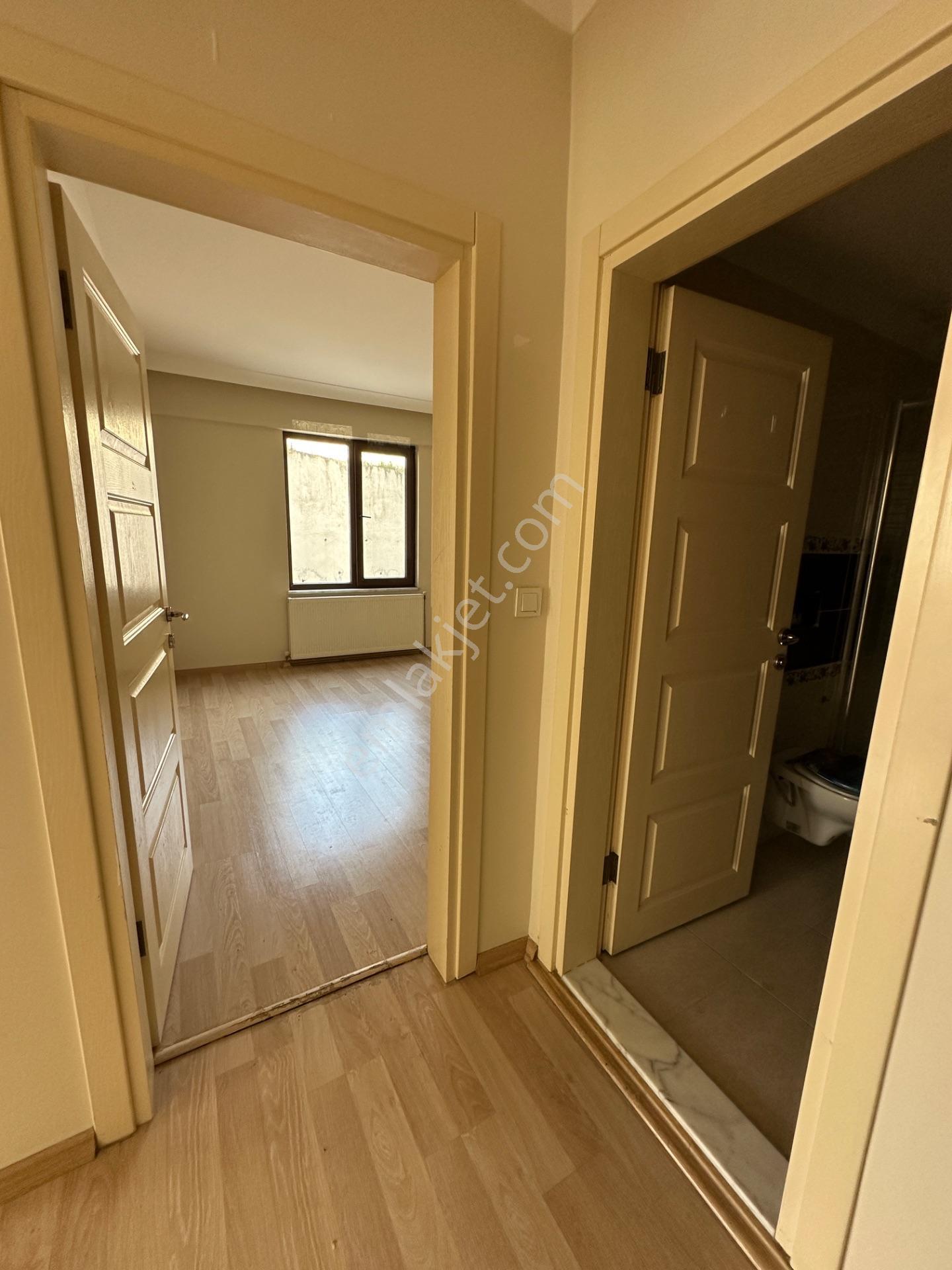 Konuralpte Site İçi Arakat Köşe Satılık 70 M2 1+1 Daire — fotoğraf 16