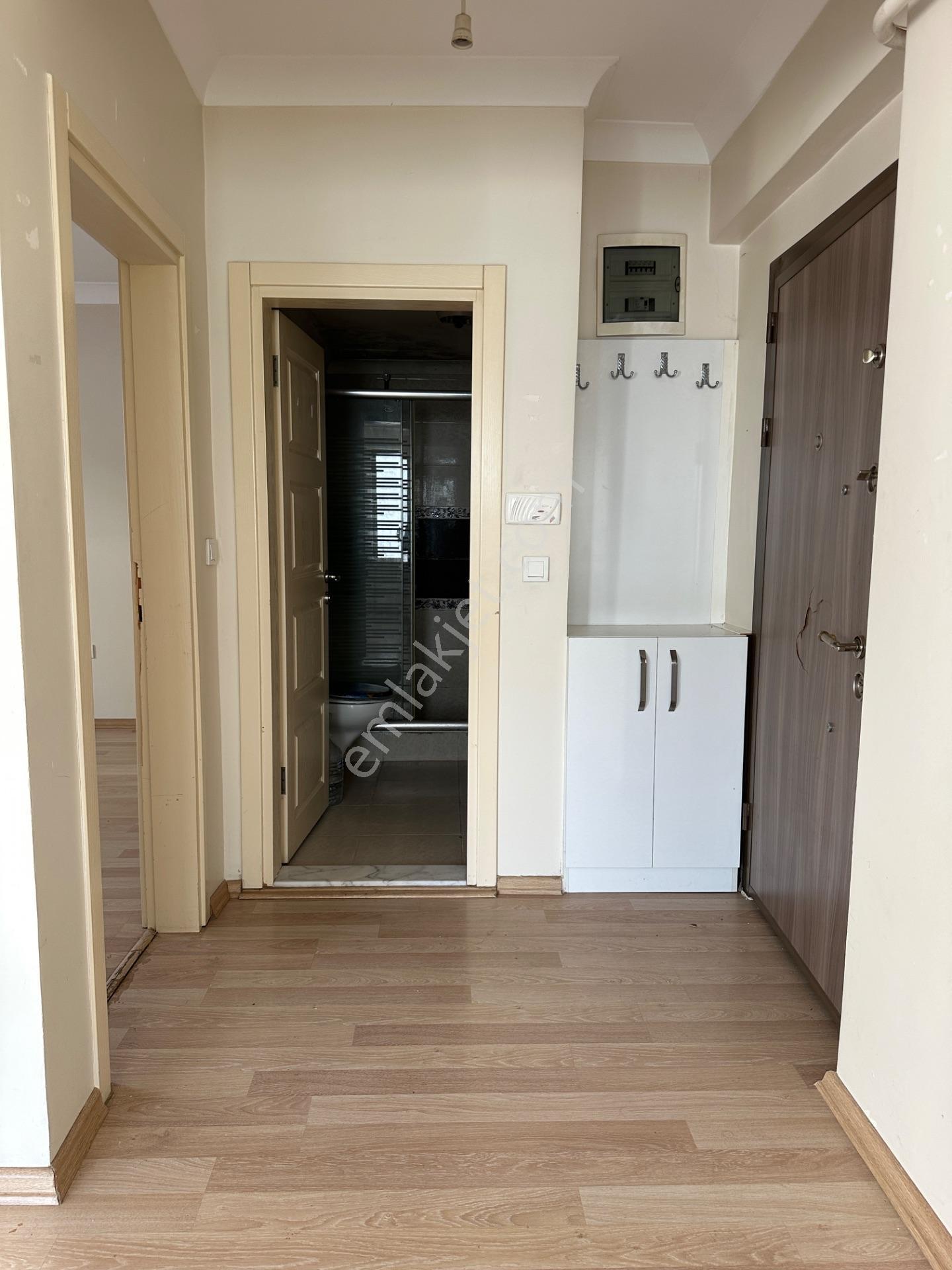 Konuralpte Site İçi Arakat Köşe Satılık 70 M2 1+1 Daire — fotoğraf 18