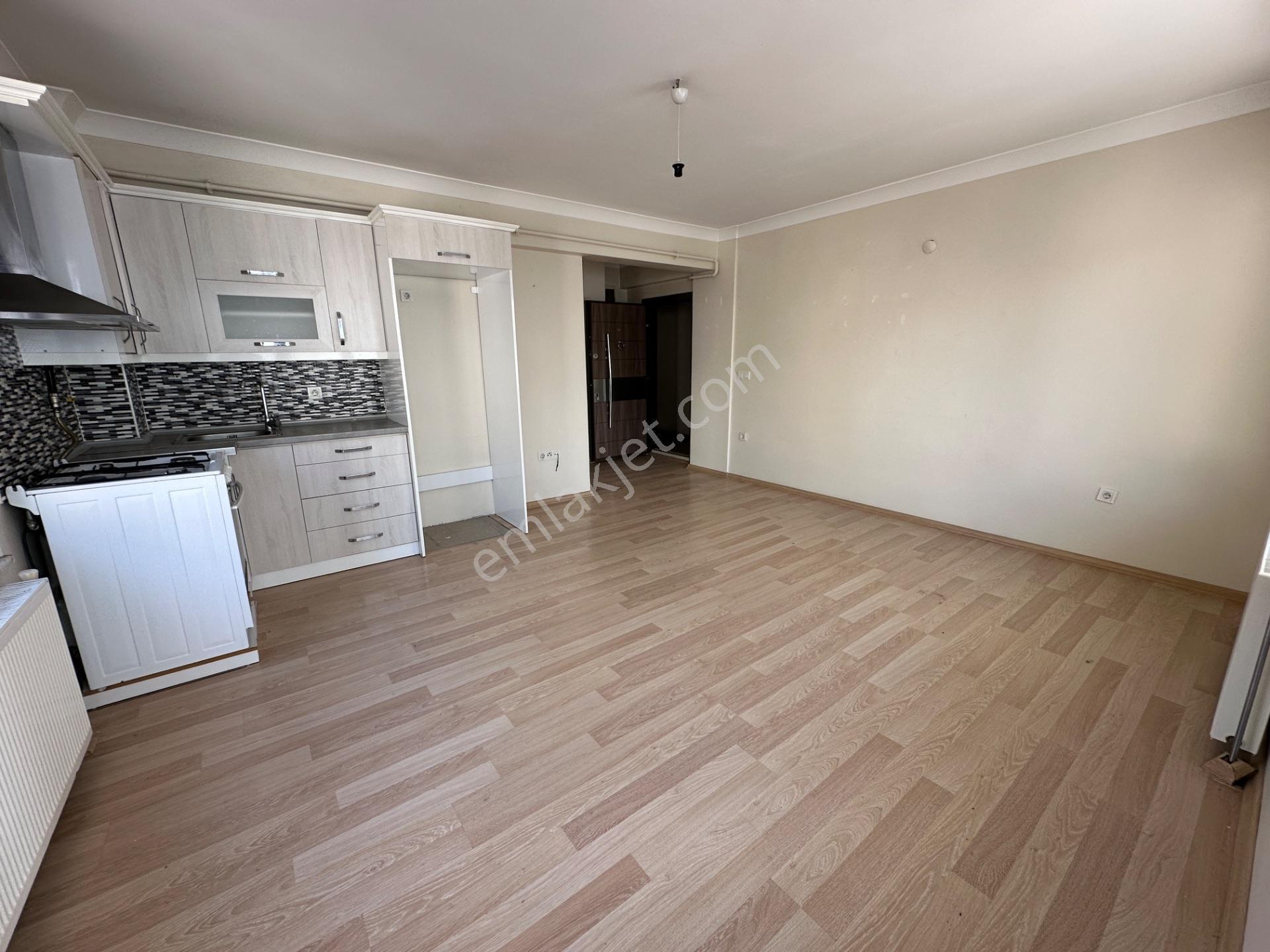 Konuralpte Site İçi Arakat Köşe Satılık 70 M2 1+1 Daire — fotoğraf 19