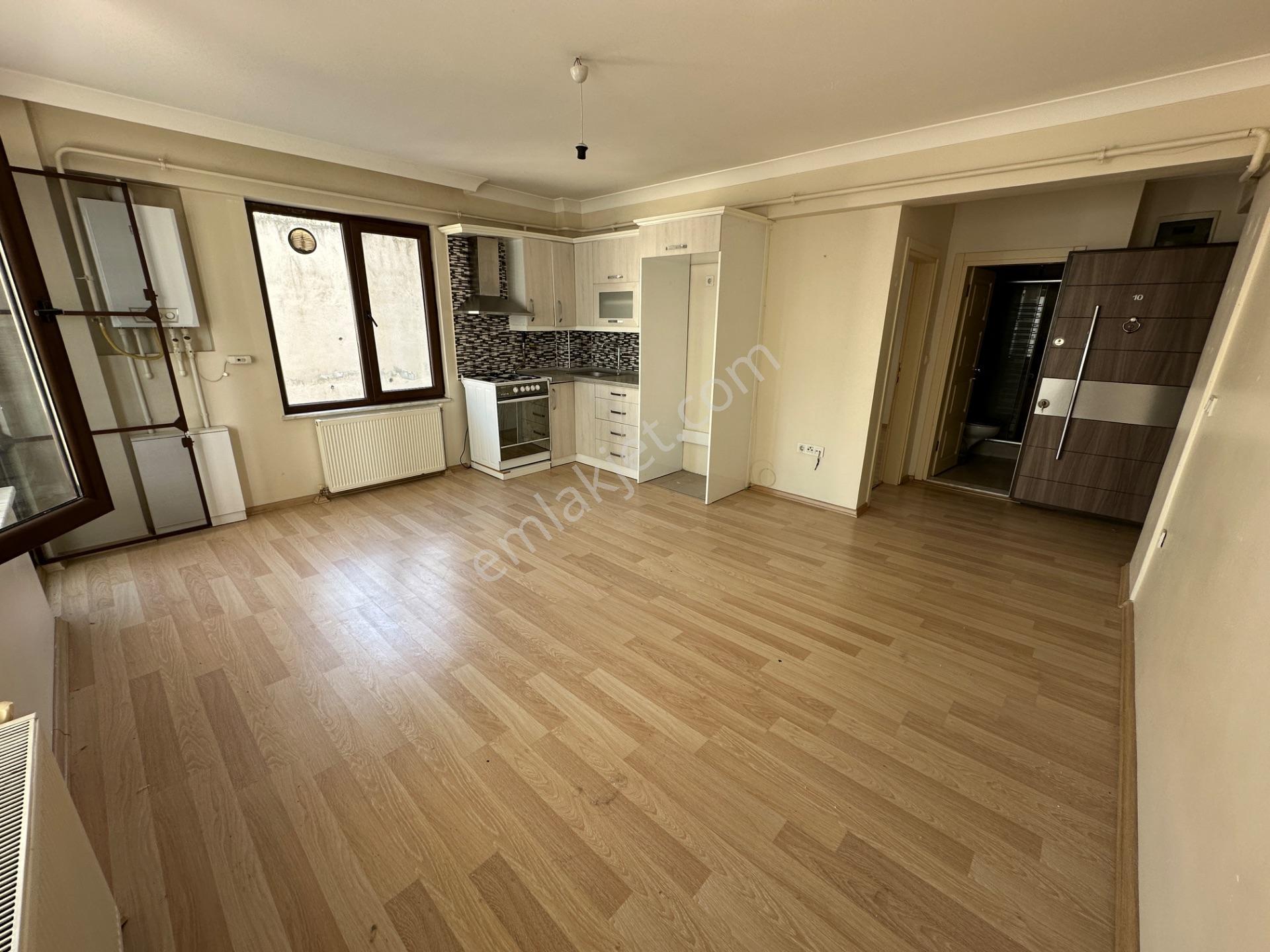 Konuralpte Site İçi Arakat Köşe Satılık 70 M2 1+1 Daire — fotoğraf 21