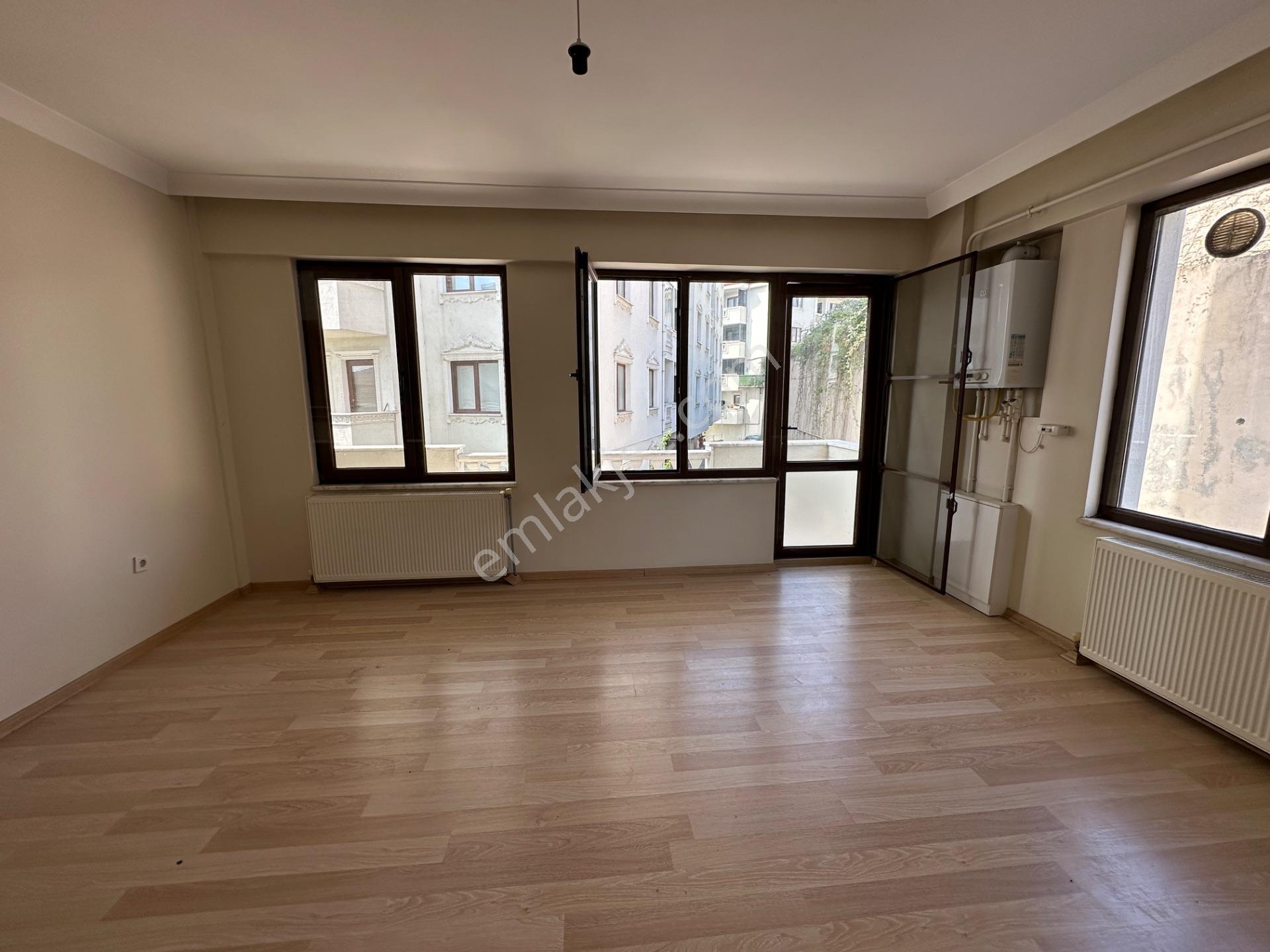 Konuralpte Site İçi Arakat Köşe Satılık 70 M2 1+1 Daire — fotoğraf 22