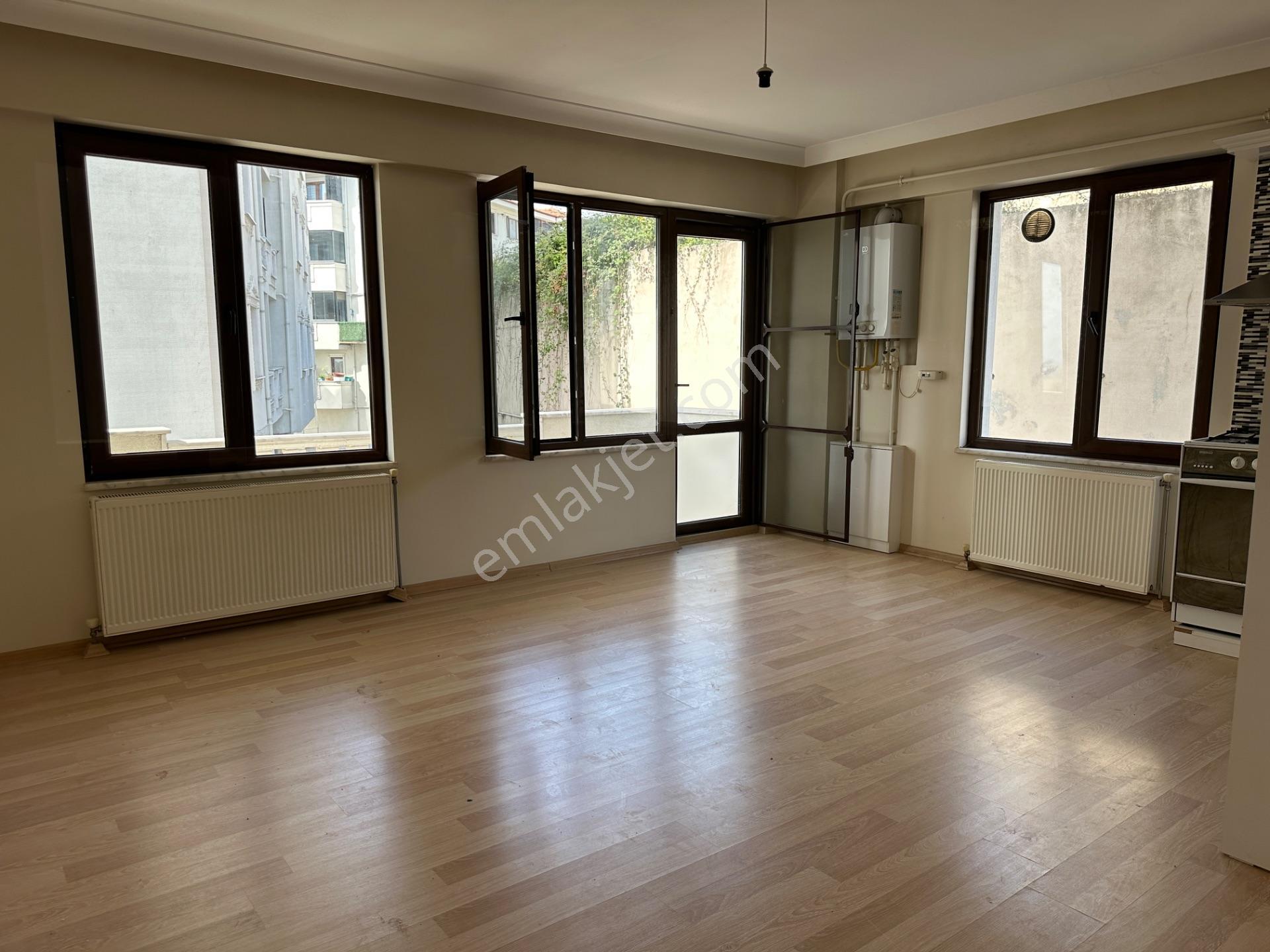 Konuralpte Site İçi Arakat Köşe Satılık 70 M2 1+1 Daire — fotoğraf 23