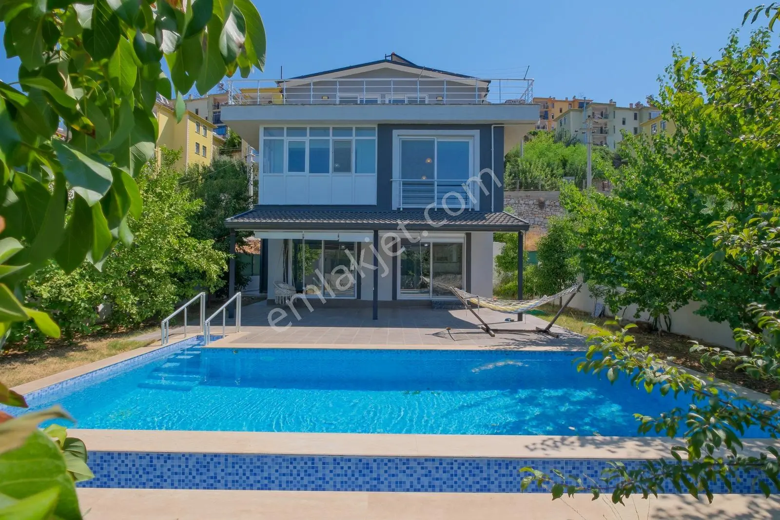 Fethiye Çalıca'Da Asansörlü Havuzlu Müstakil Villa