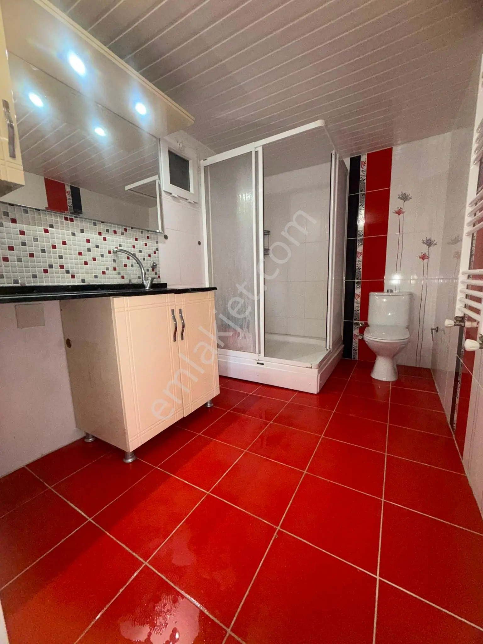 3+1 Yurt Kurttepe Cadde Üzeri Kap.mutfak 170m2 Geniş Hasarsız İskanlı 8-4 Katı Kgb Cephe Dgaz. — fotoğraf 3
