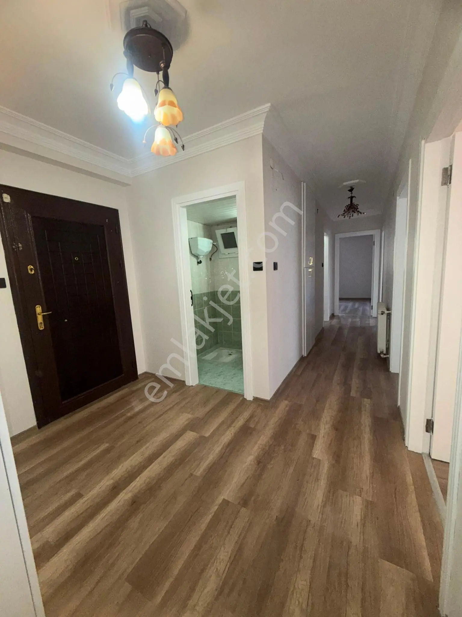 3+1 Yurt Kurttepe Cadde Üzeri Kap.mutfak 170m2 Geniş Hasarsız İskanlı 8-4 Katı Kgb Cephe Dgaz. — fotoğraf 9