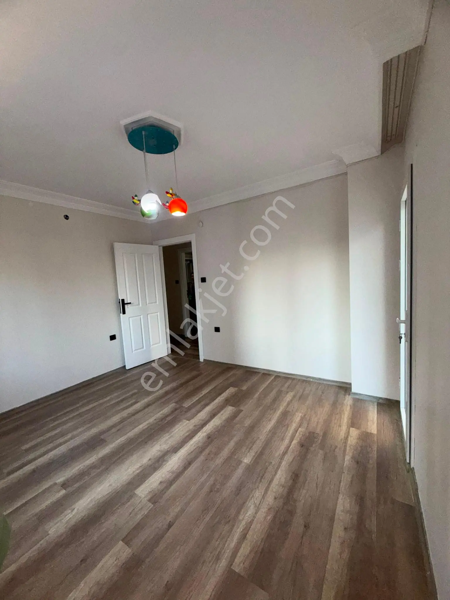 3+1 Yurt Kurttepe Cadde Üzeri Kap.mutfak 170m2 Geniş Hasarsız İskanlı 8-4 Katı Kgb Cephe Dgaz. — fotoğraf 12