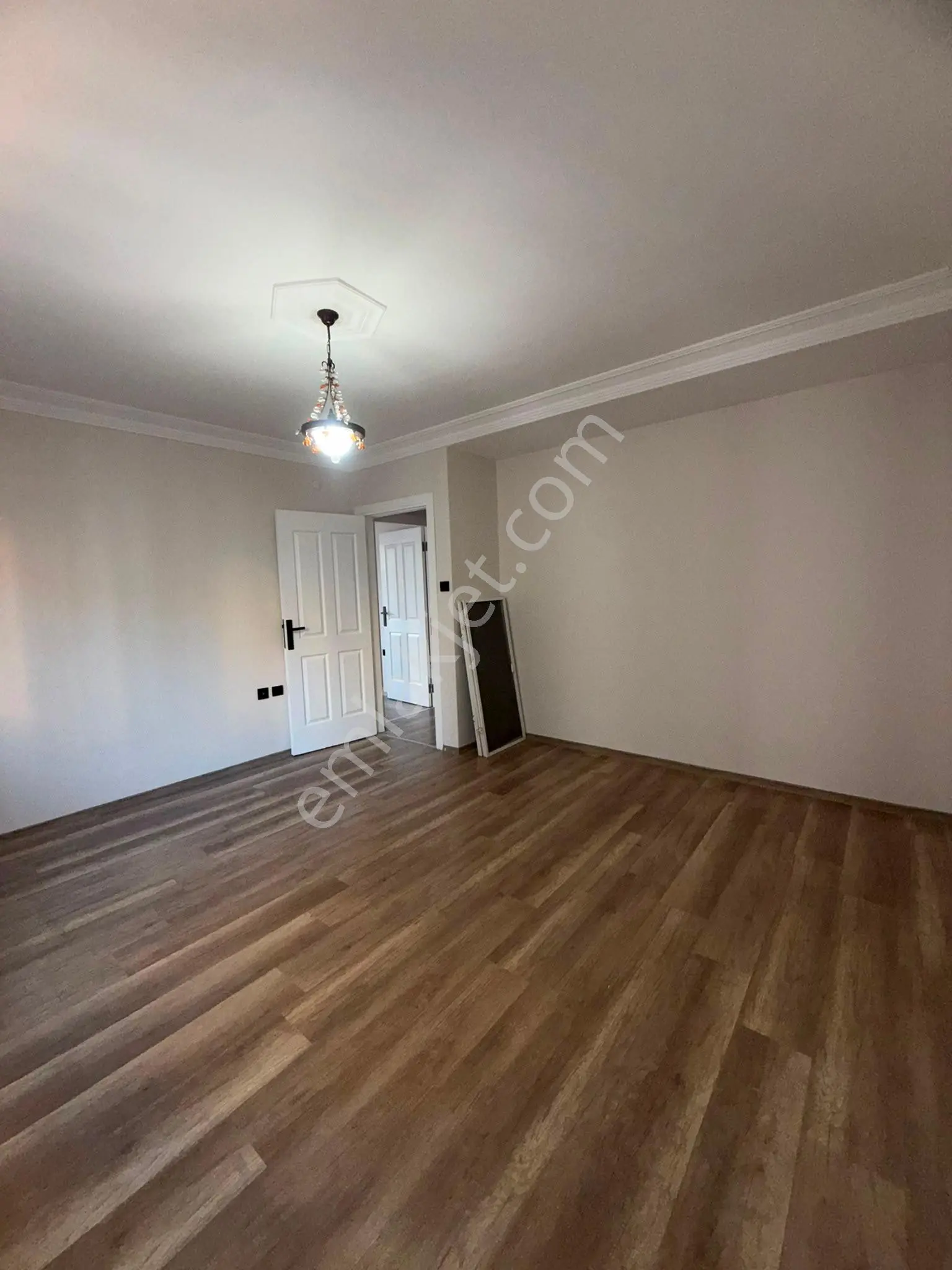 3+1 Yurt Kurttepe Cadde Üzeri Kap.mutfak 170m2 Geniş Hasarsız İskanlı 8-4 Katı Kgb Cephe Dgaz. — fotoğraf 13